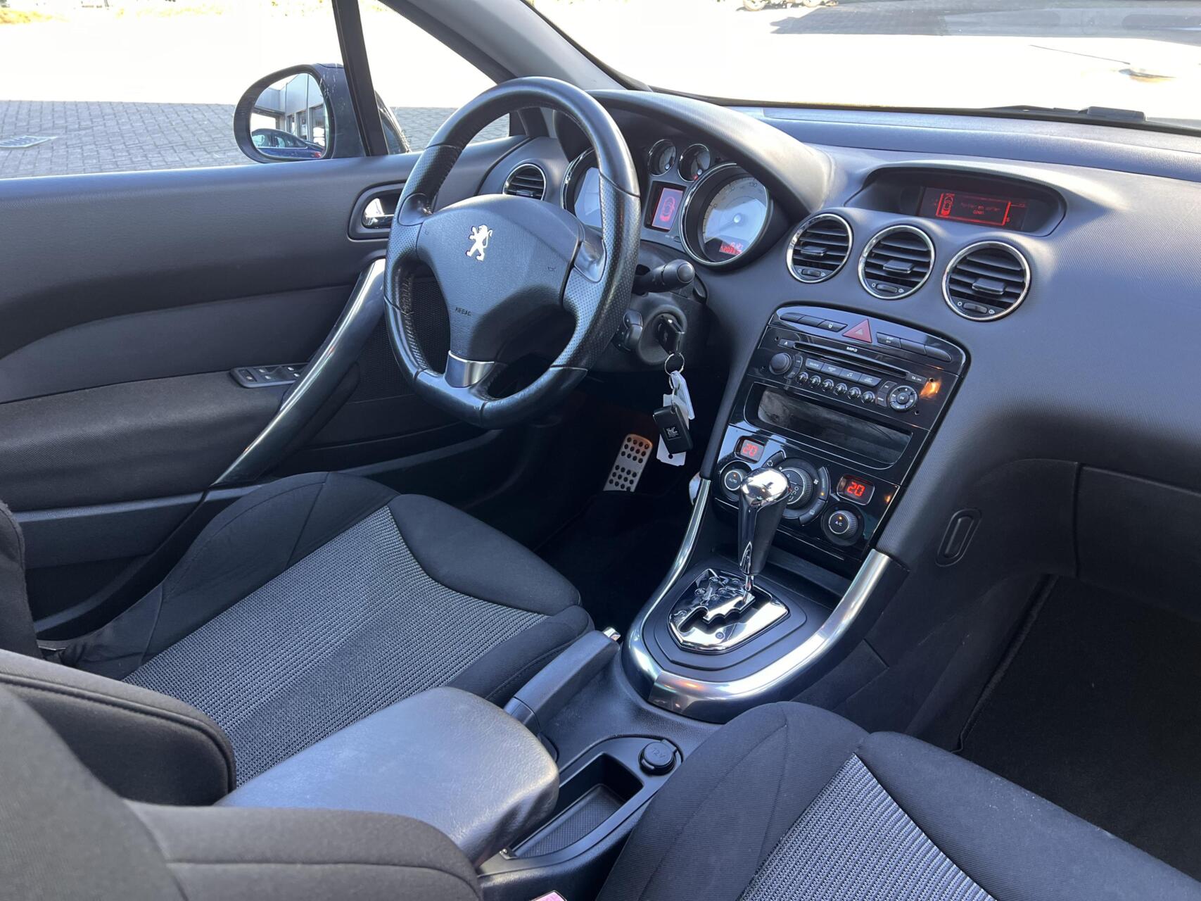 Foto van Peugeot 308 CC