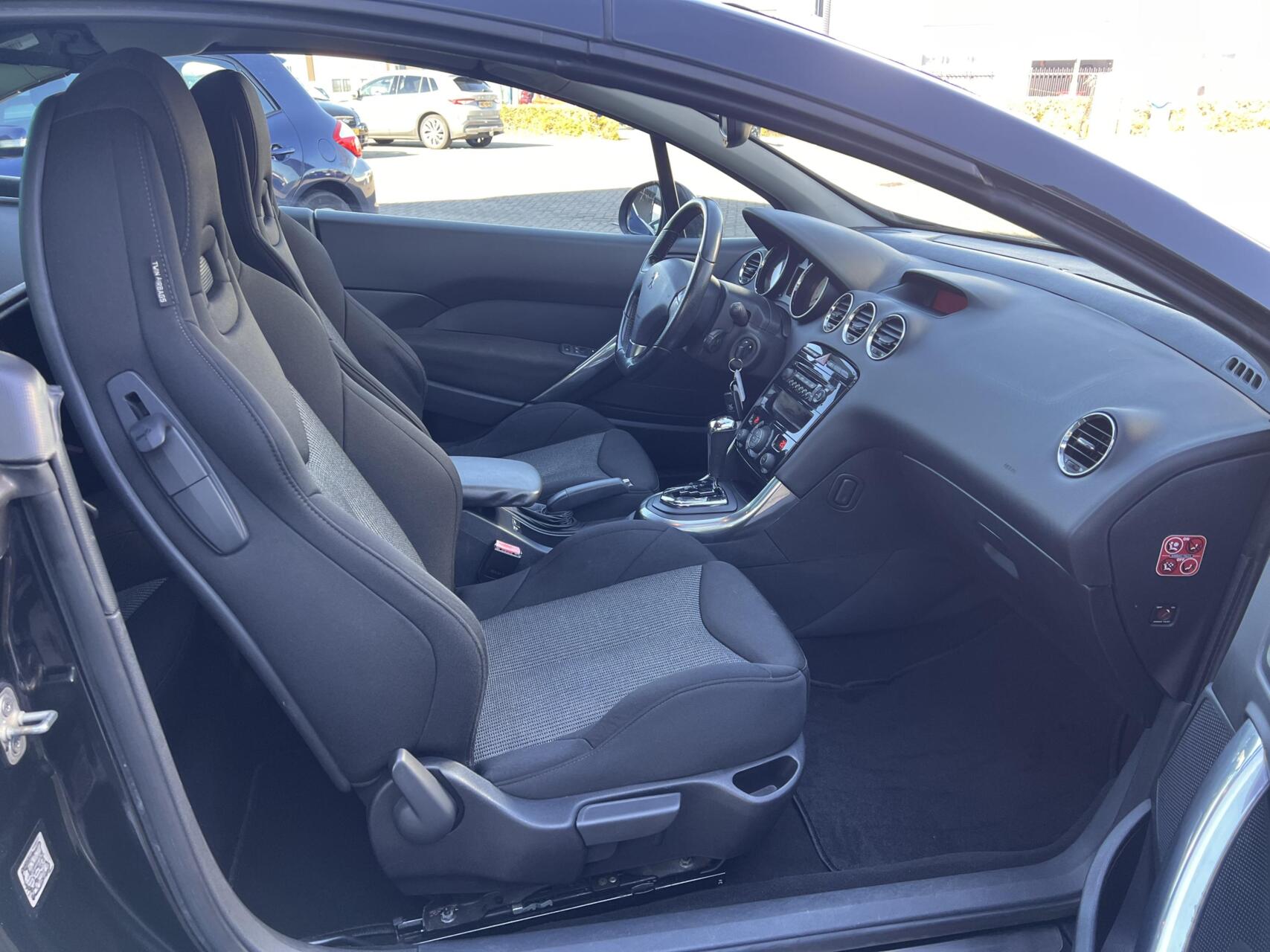 Foto van Peugeot 308 CC