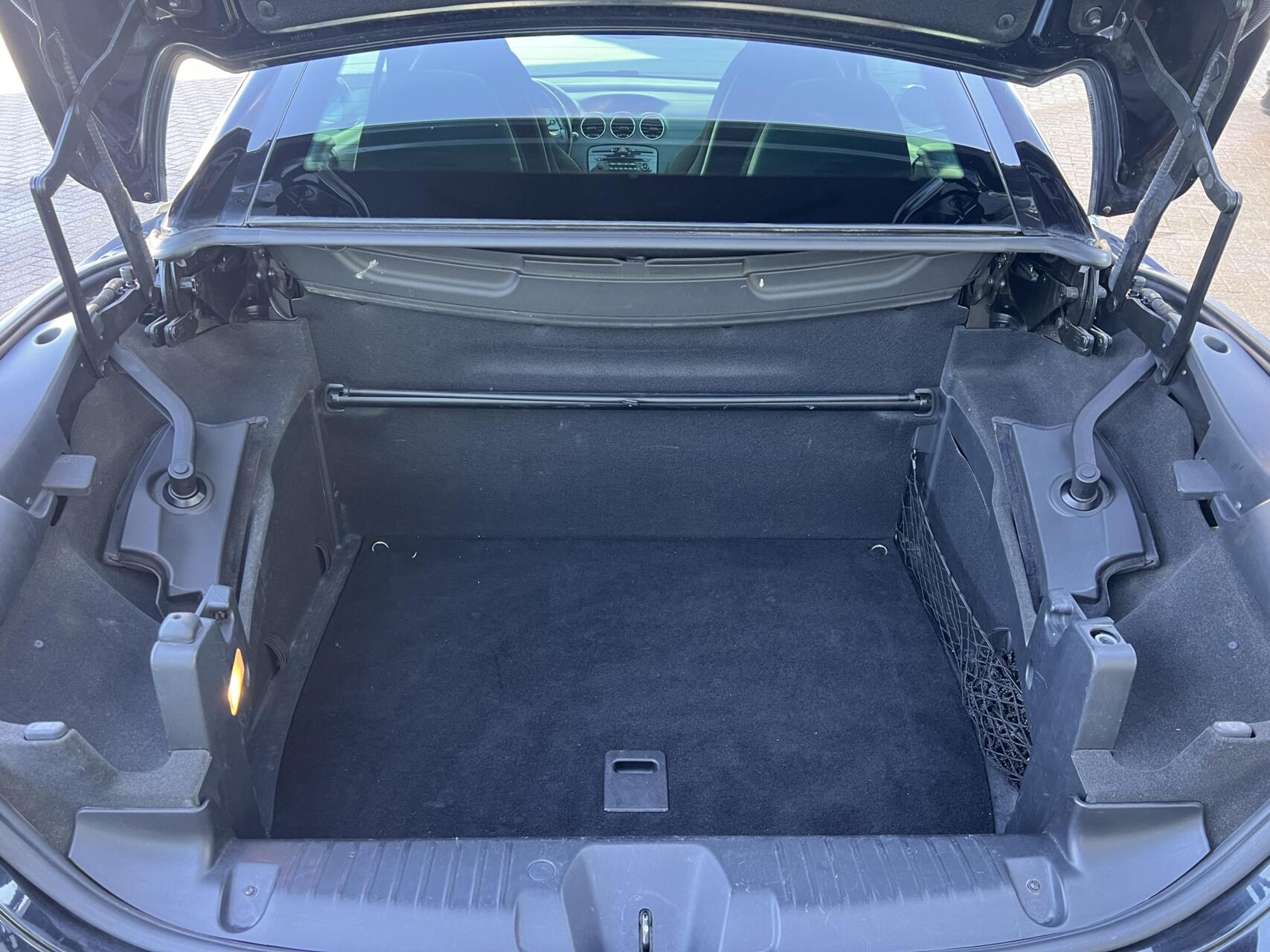 Foto van Peugeot 308 CC