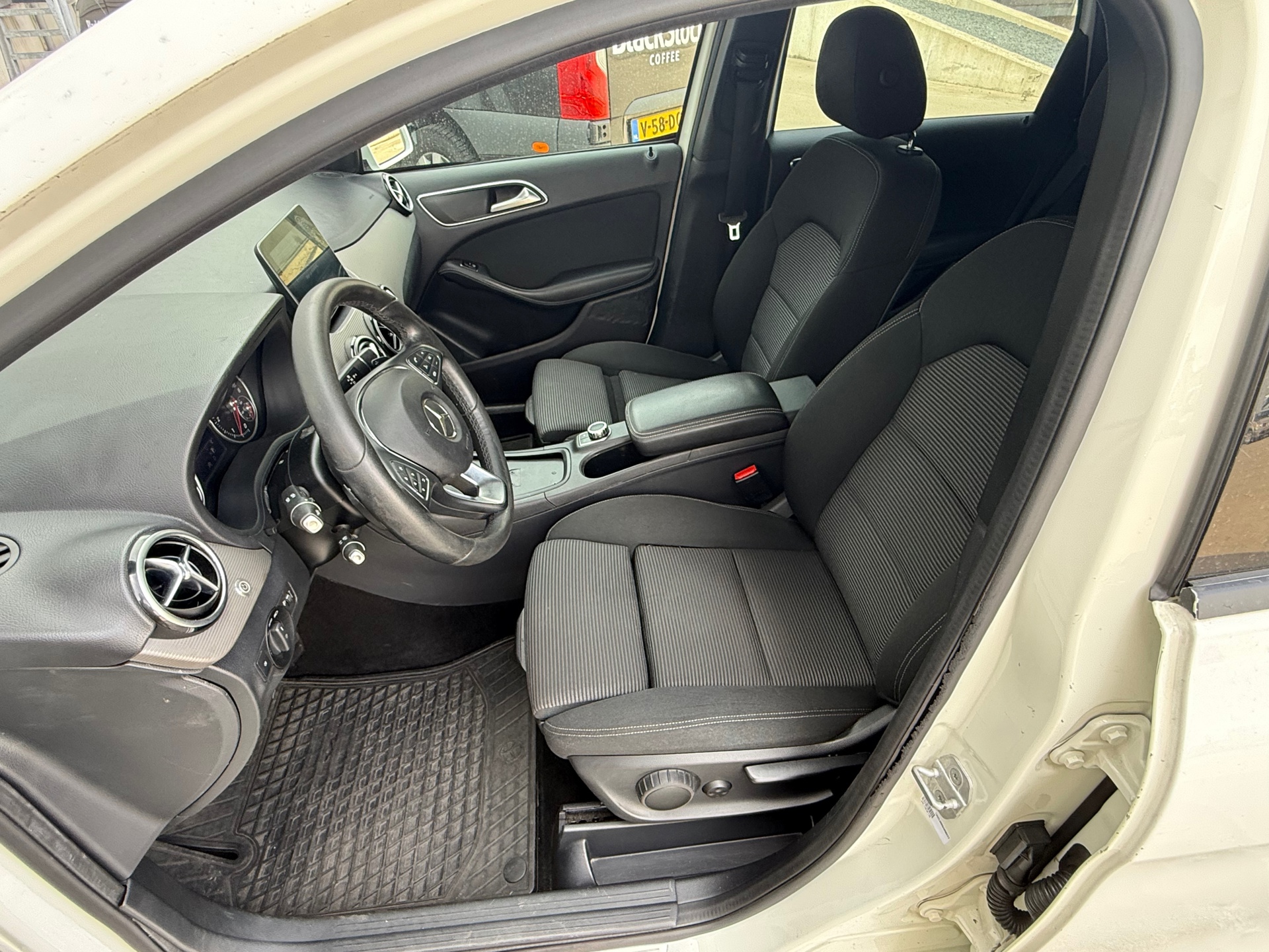 Foto van Mercedes-Benz B 220 D