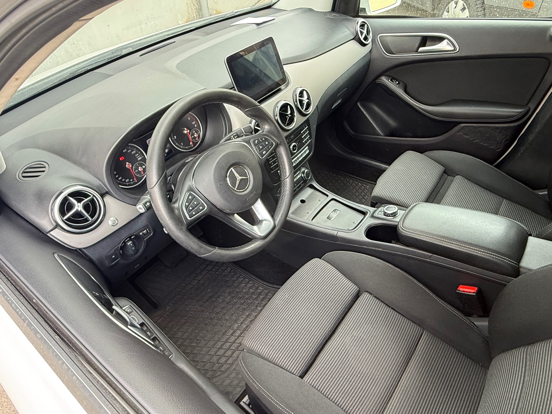 Foto van Mercedes-Benz B 220 D