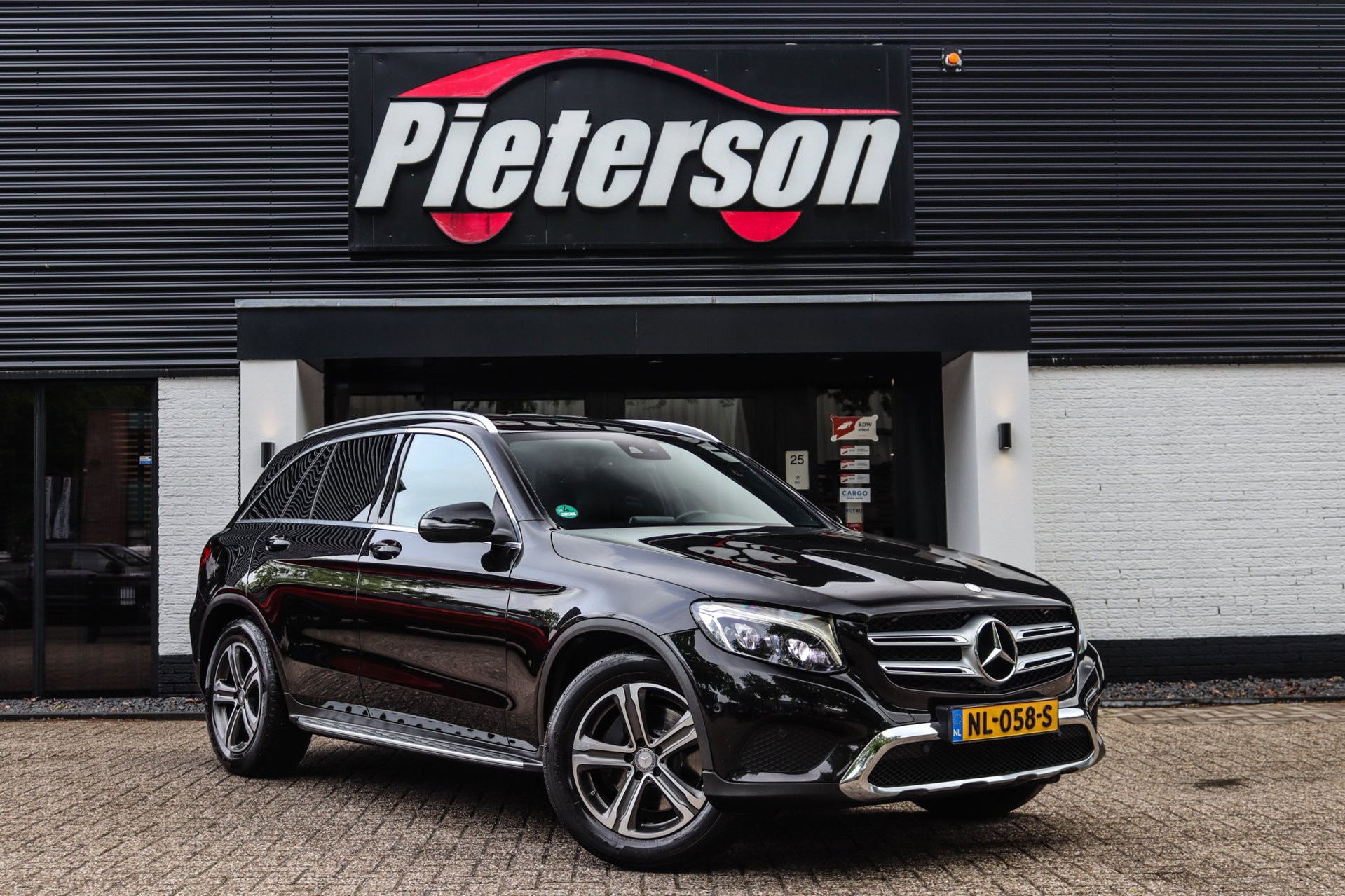 Mercedes-Benz GLC 250 4Matic 250 4MATIC AMG TREKHAAK XENON 2016 - voorkant