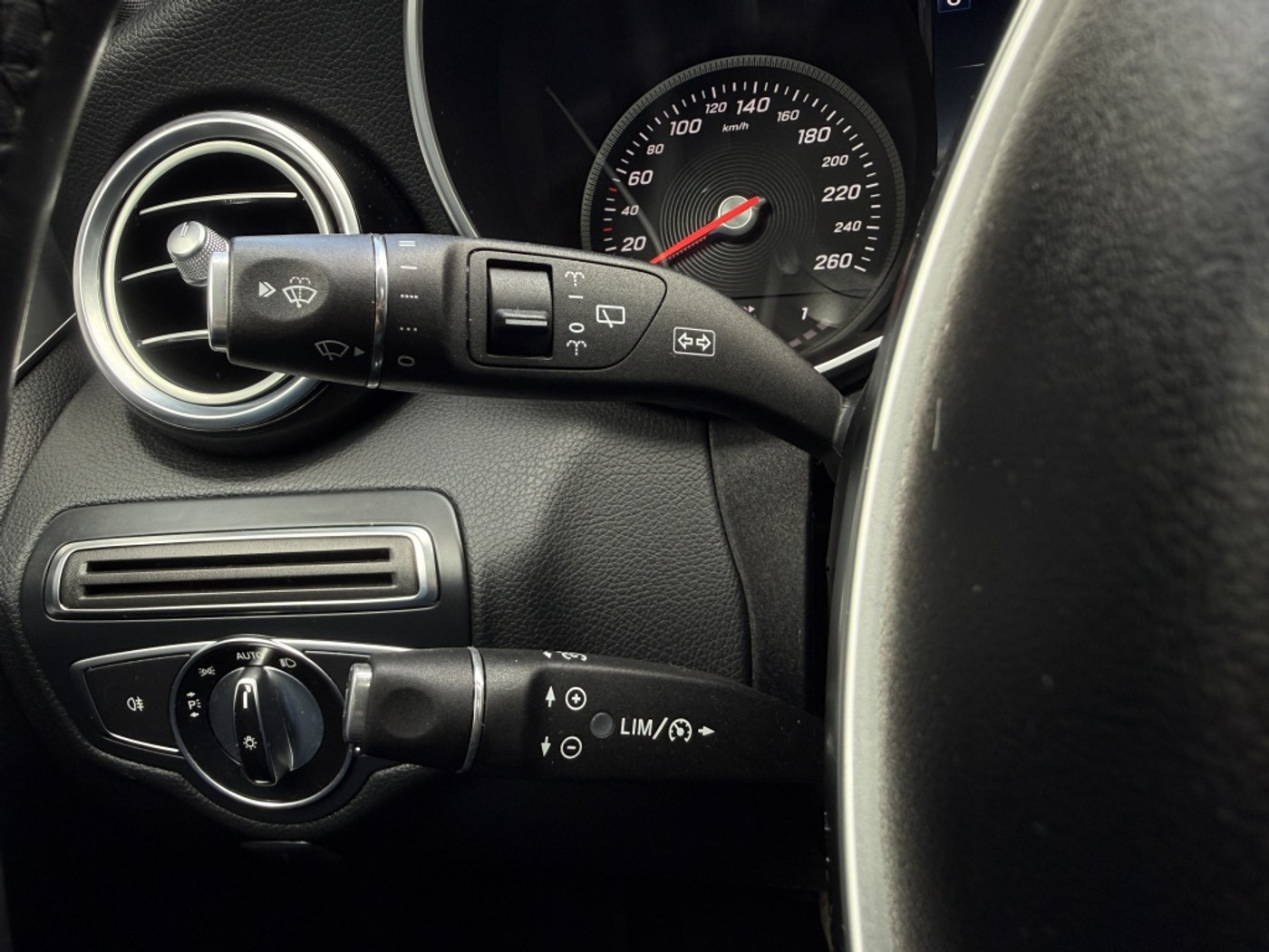 Foto van Mercedes-Benz C 200
