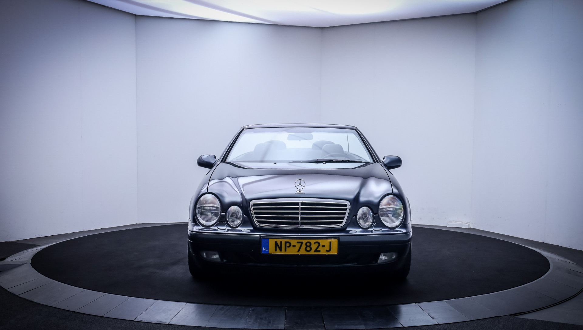 Foto van Mercedes-Benz CLK 230 Kompressor