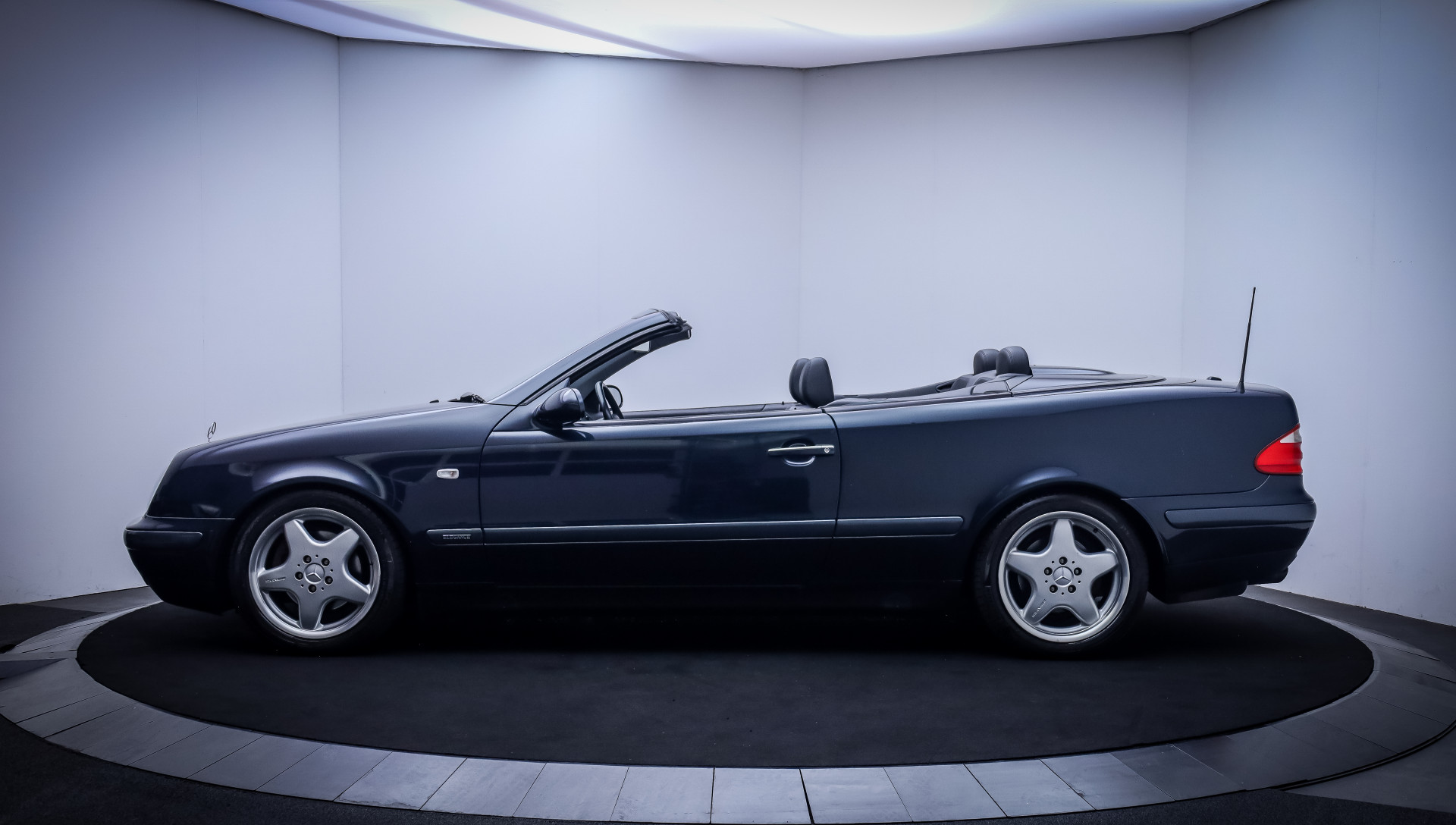 Foto van Mercedes-Benz CLK 230 Kompressor