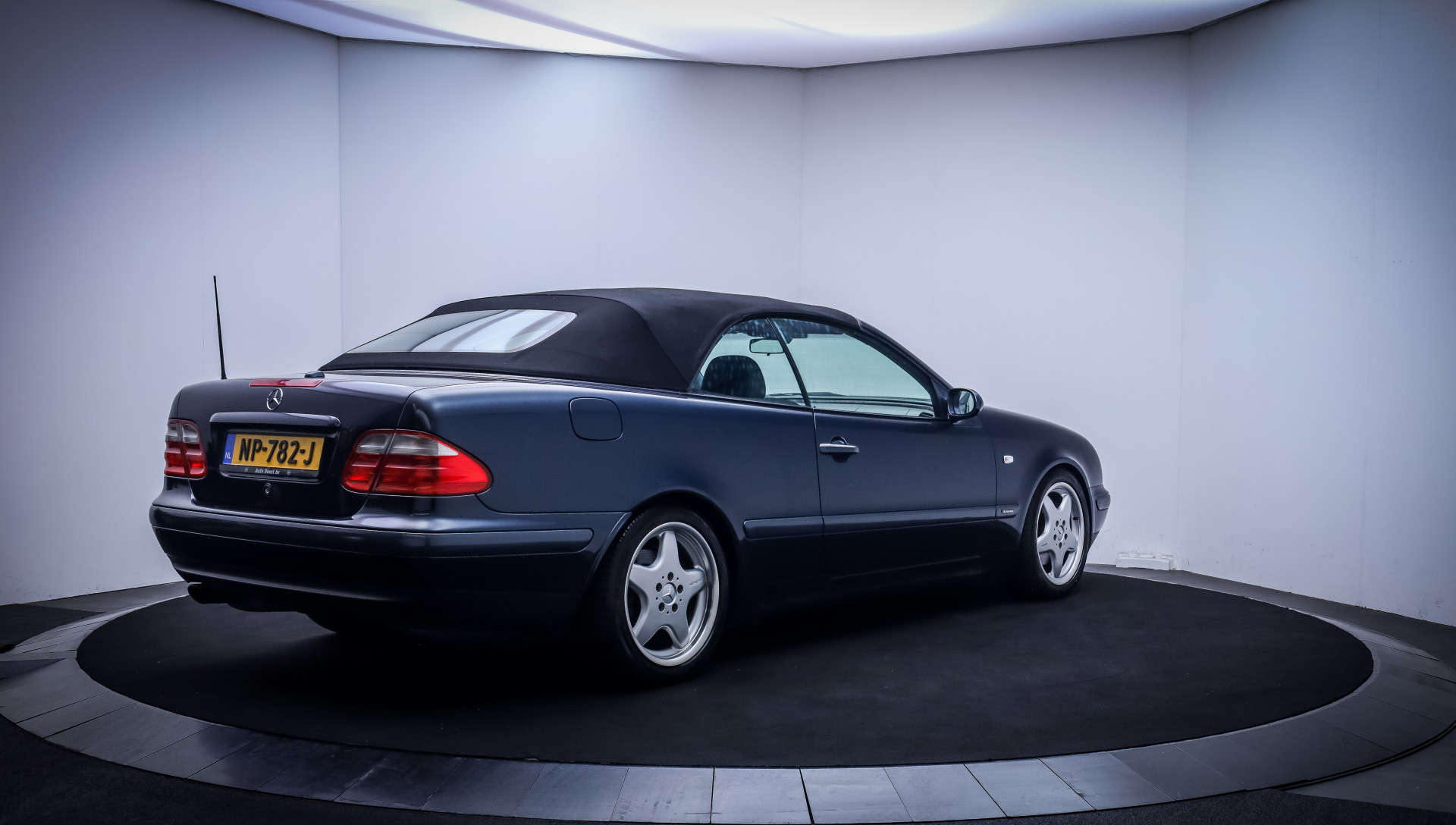 Foto van Mercedes-Benz CLK 230 Kompressor