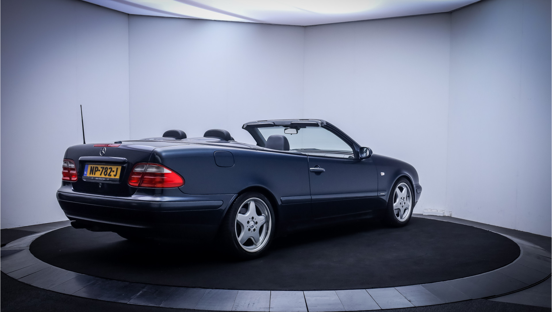 Foto van Mercedes-Benz CLK 230 Kompressor