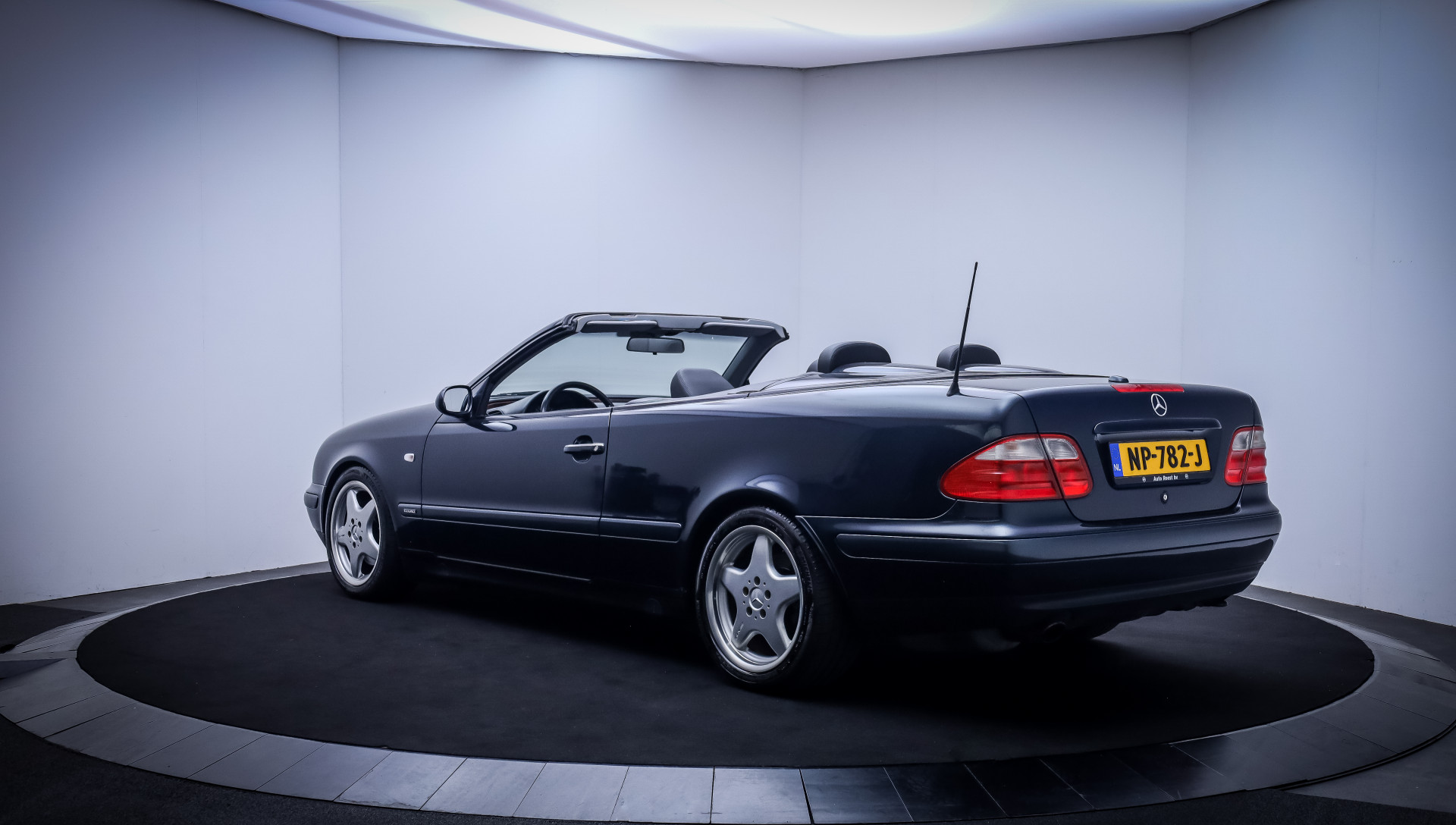 Foto van Mercedes-Benz CLK 230 Kompressor