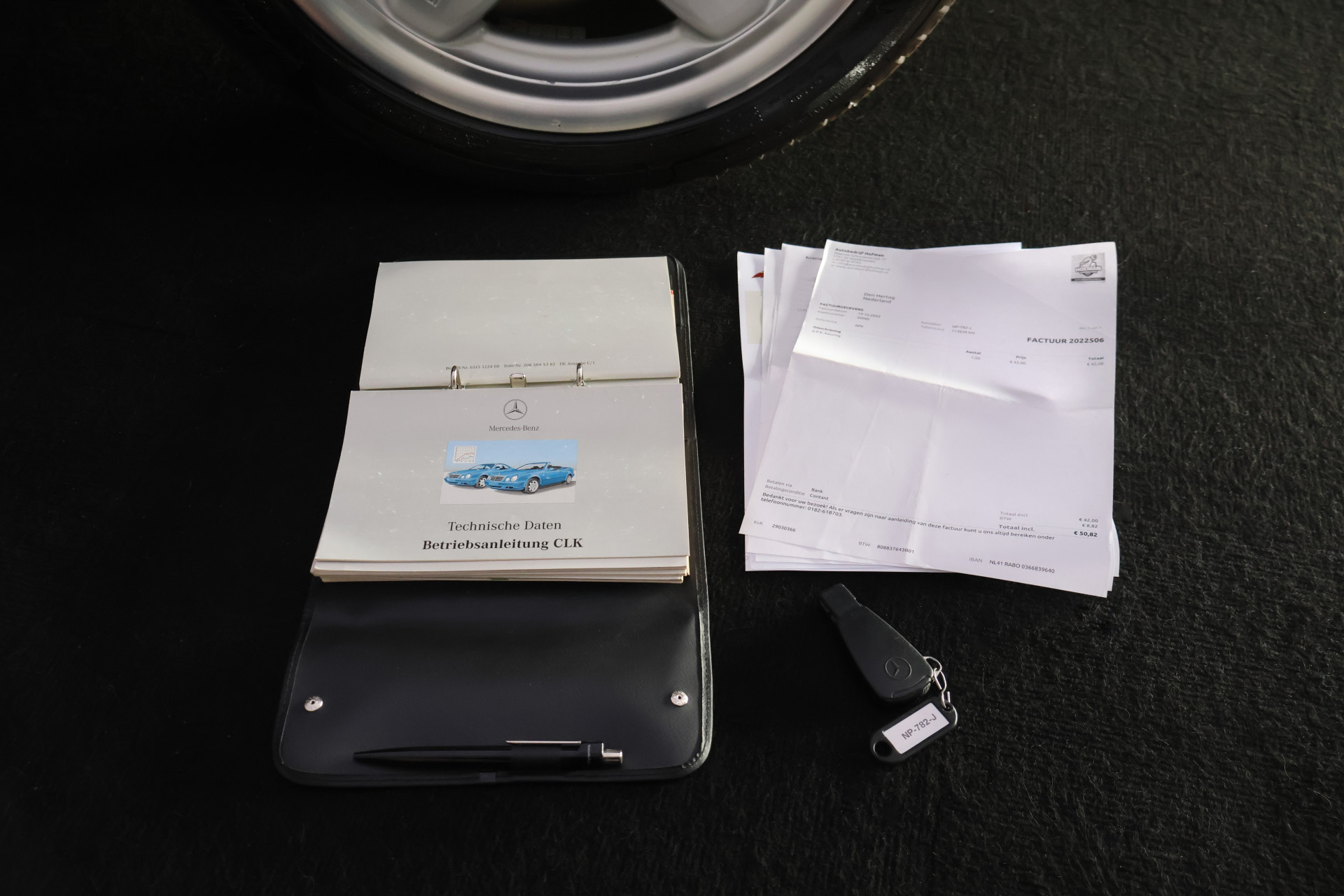 Foto van Mercedes-Benz CLK 230 Kompressor