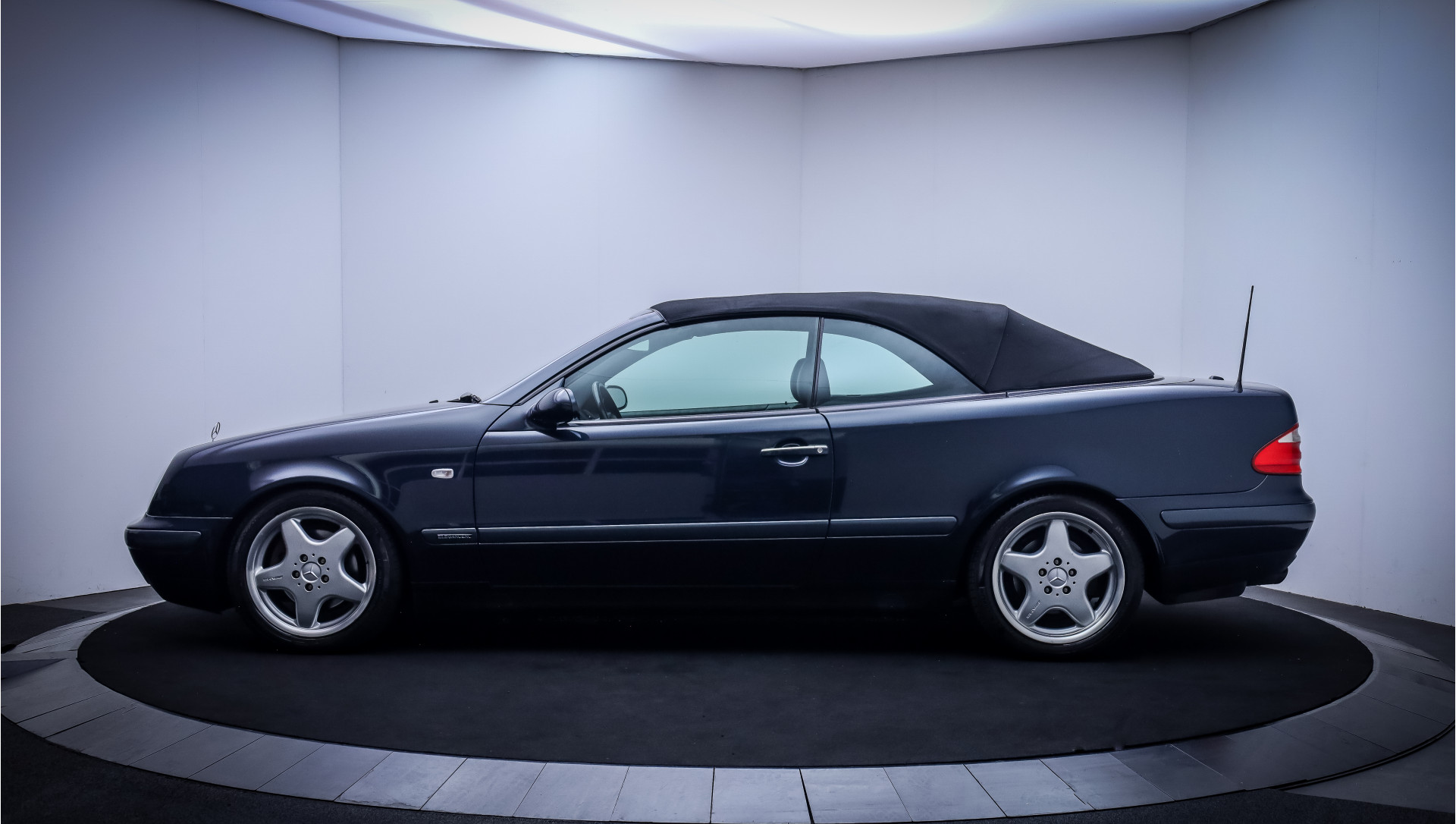 Foto van Mercedes-Benz CLK 230 Kompressor