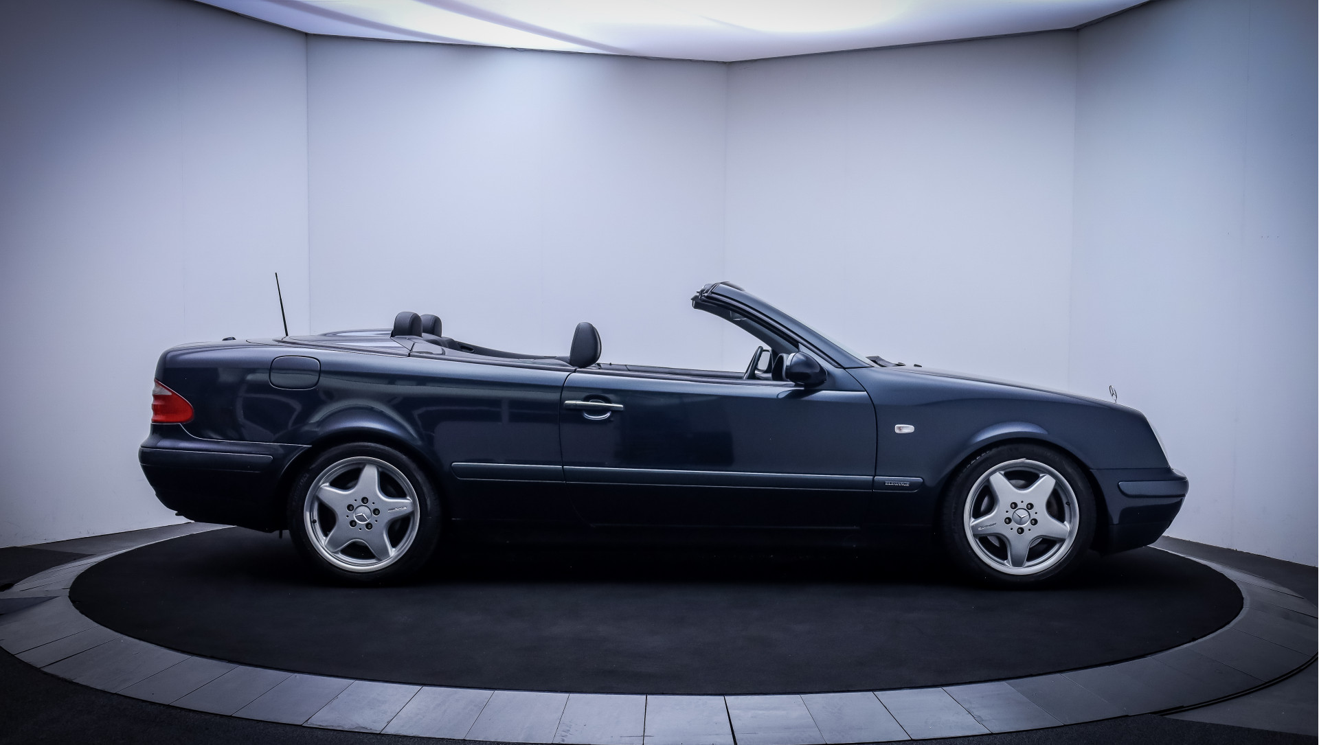 Foto van Mercedes-Benz CLK 230 Kompressor