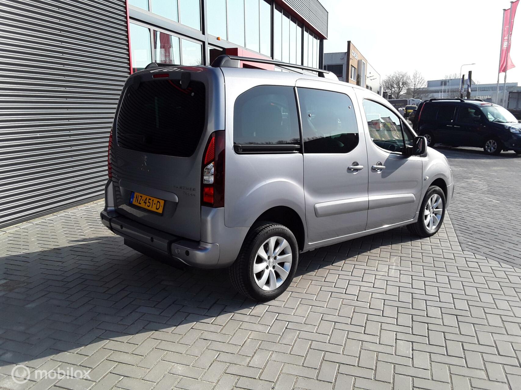 Foto van Peugeot Partner Tepee