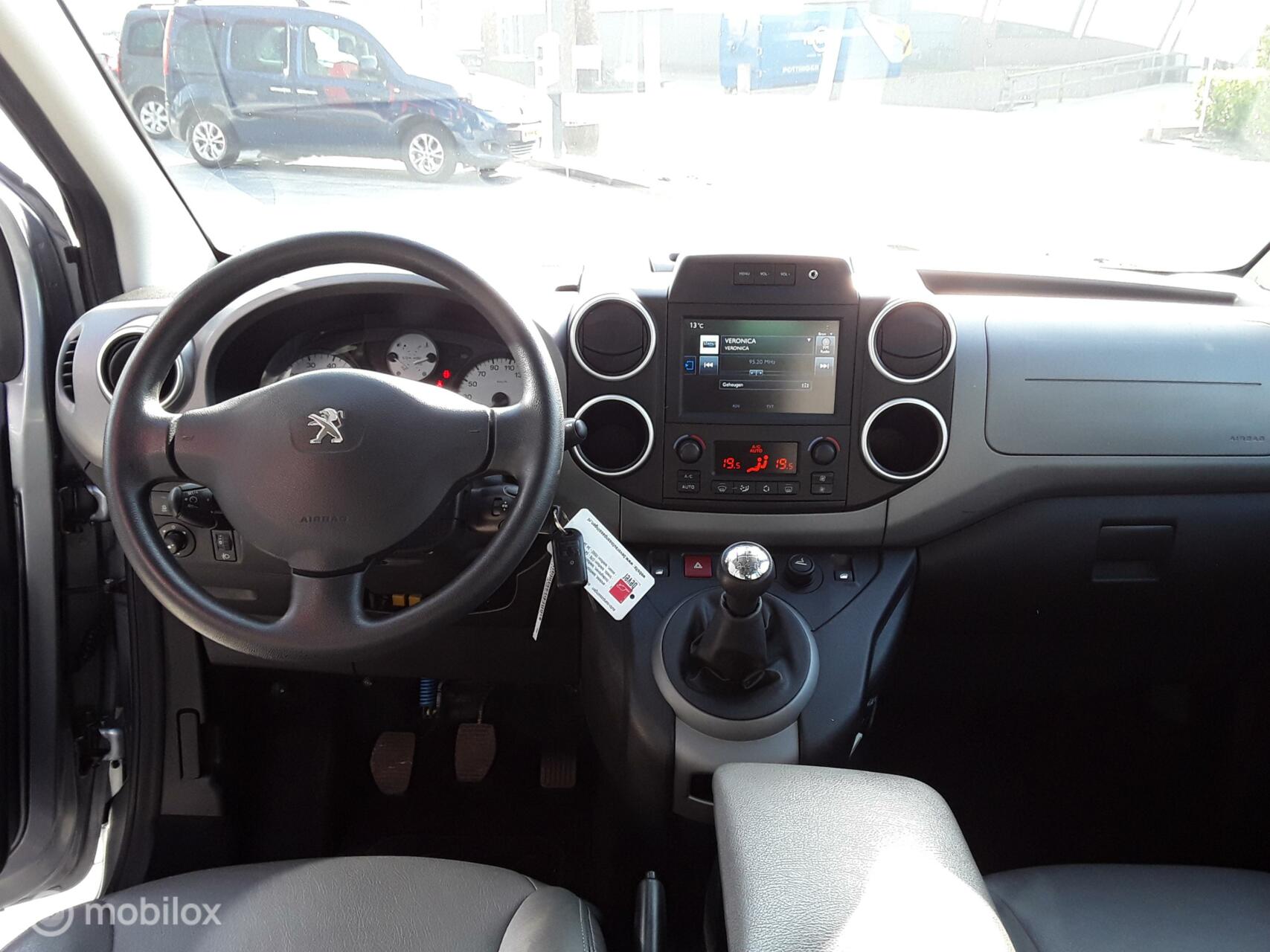 Foto van Peugeot Partner Tepee