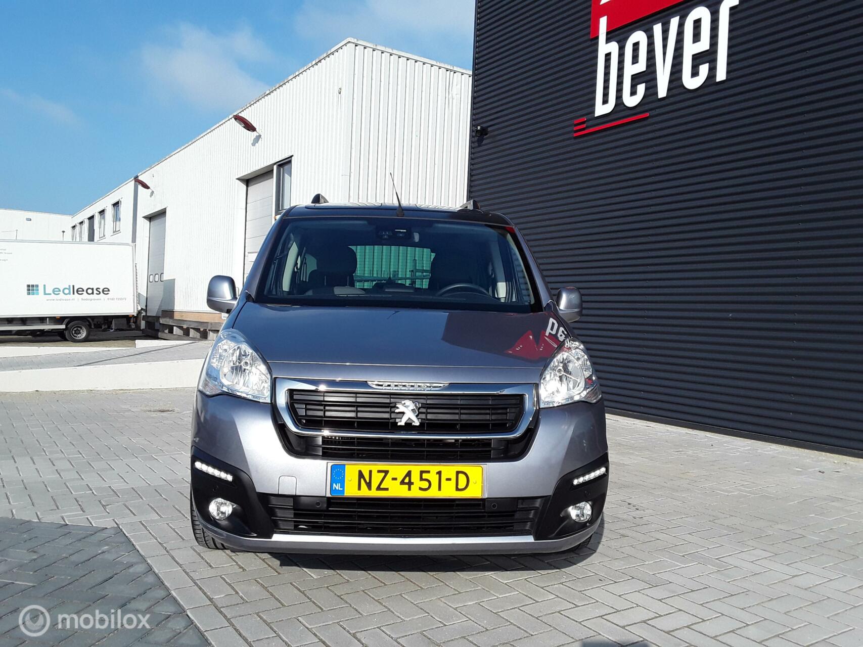 Foto van Peugeot Partner Tepee