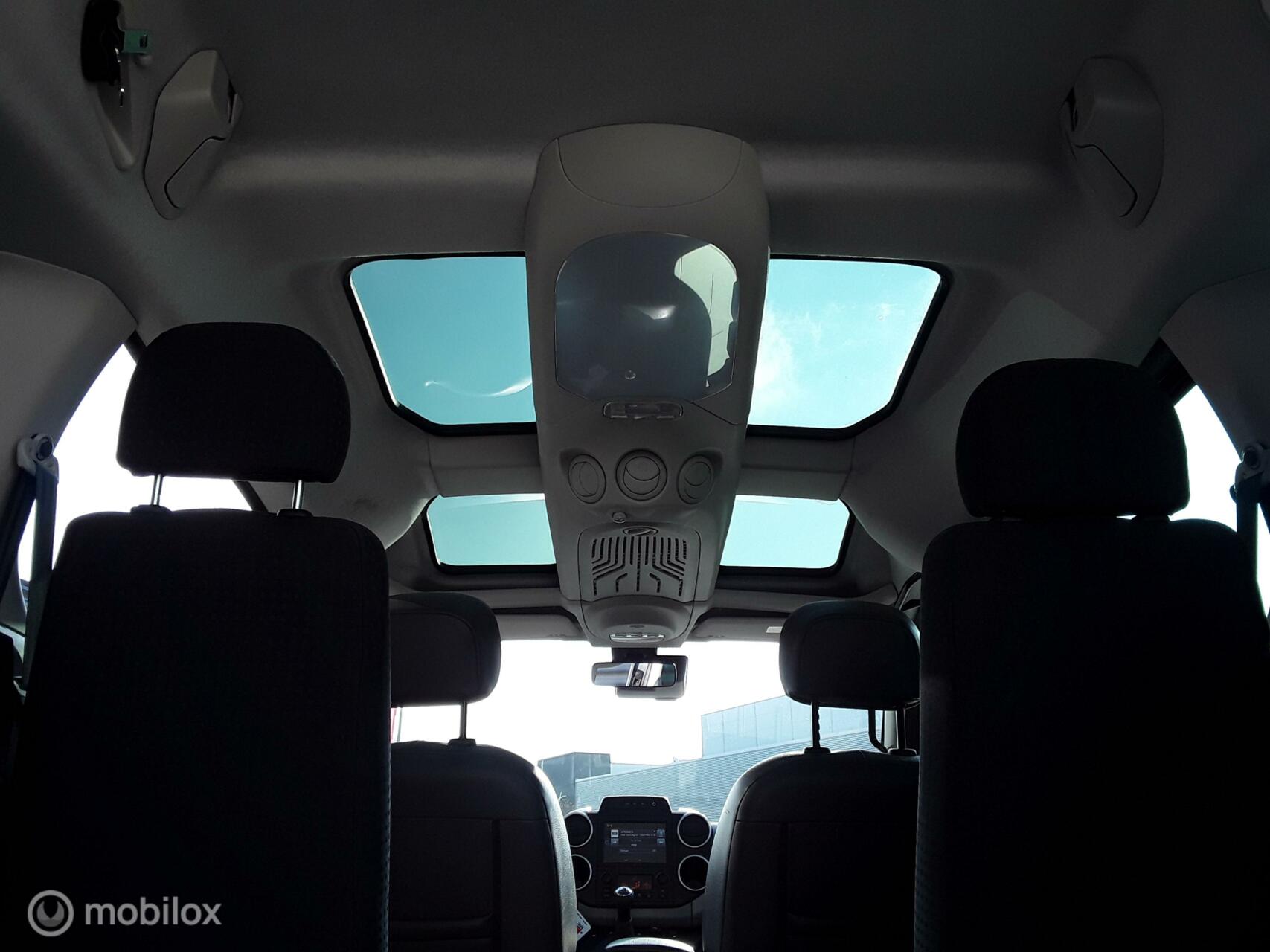 Foto van Peugeot Partner Tepee