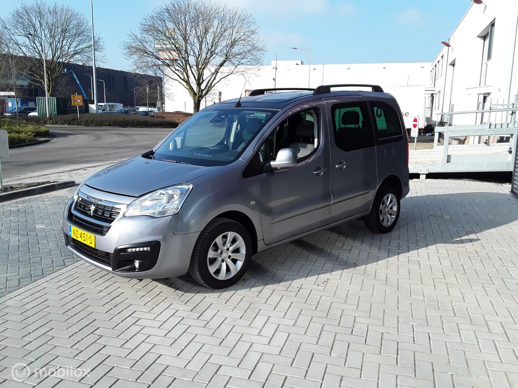 Foto van Peugeot Partner Tepee