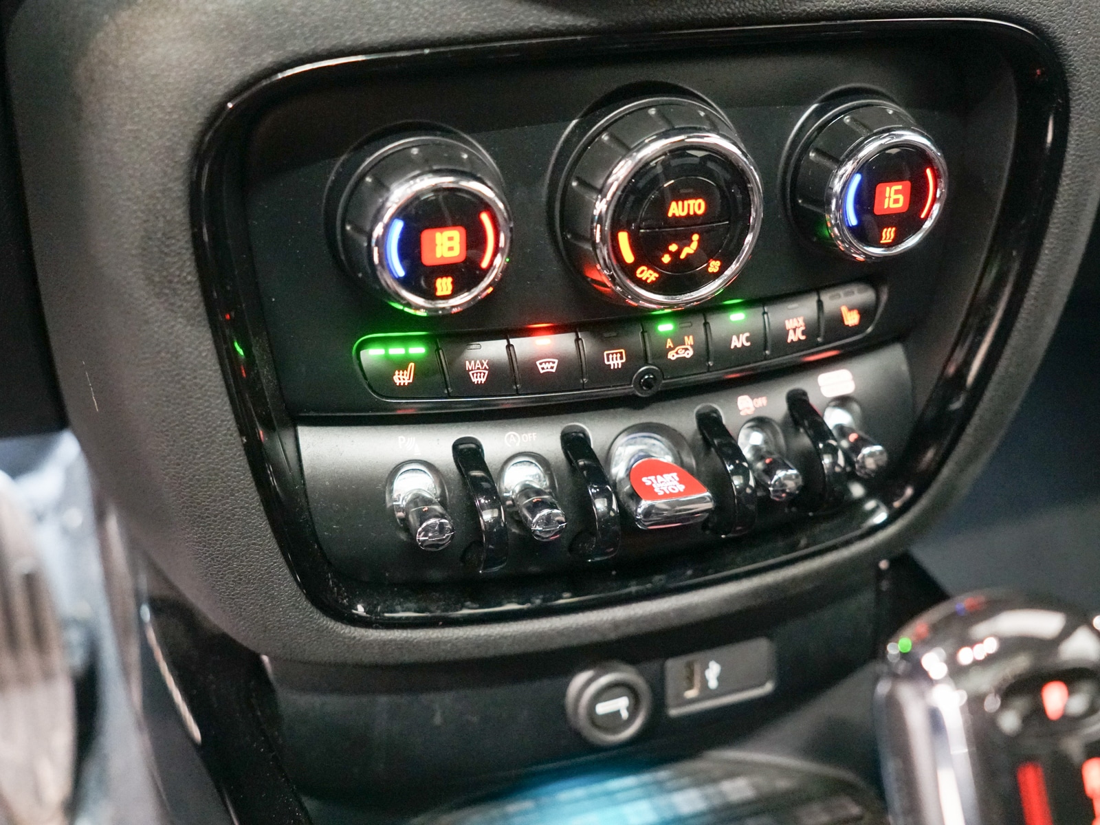 Foto van Mini Clubman John Cooper Works All4