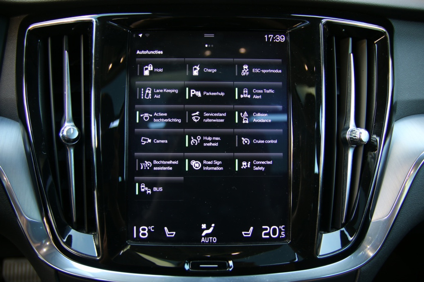 Foto van Volvo V60 T6 Twin Engine