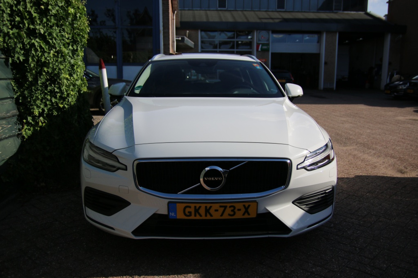 Foto van Volvo V60 T6 Twin Engine