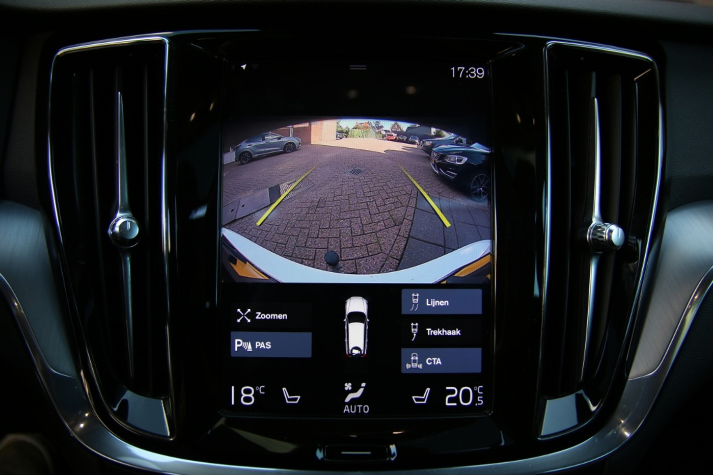 Foto van Volvo V60 T6 Twin Engine
