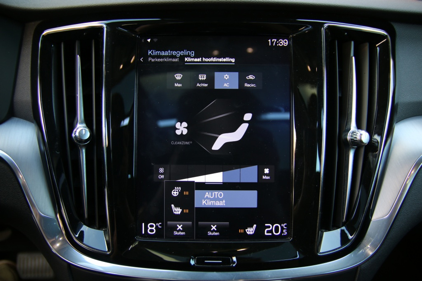 Foto van Volvo V60 T6 Twin Engine