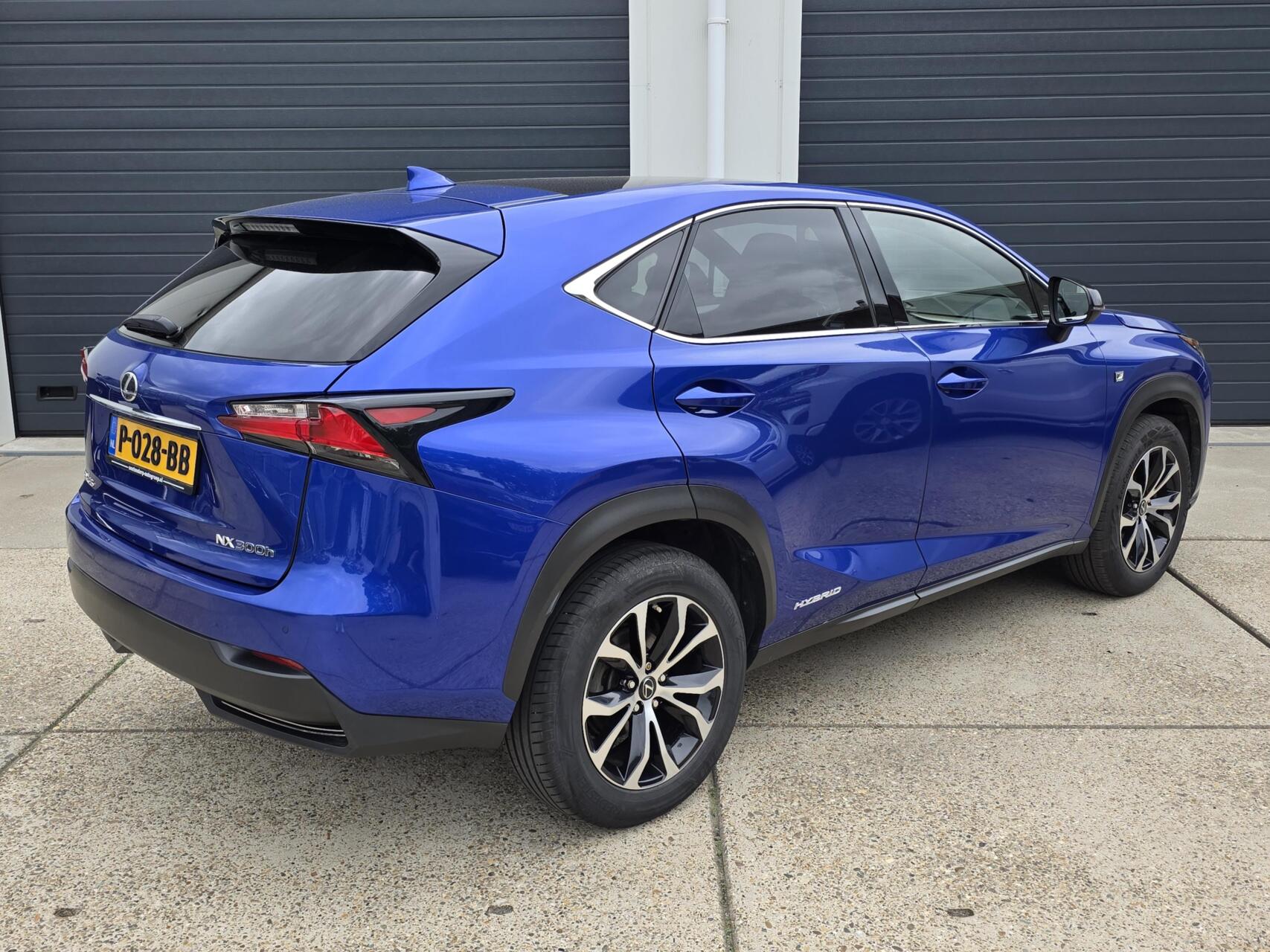 Foto van Lexus Lexus Nx300h