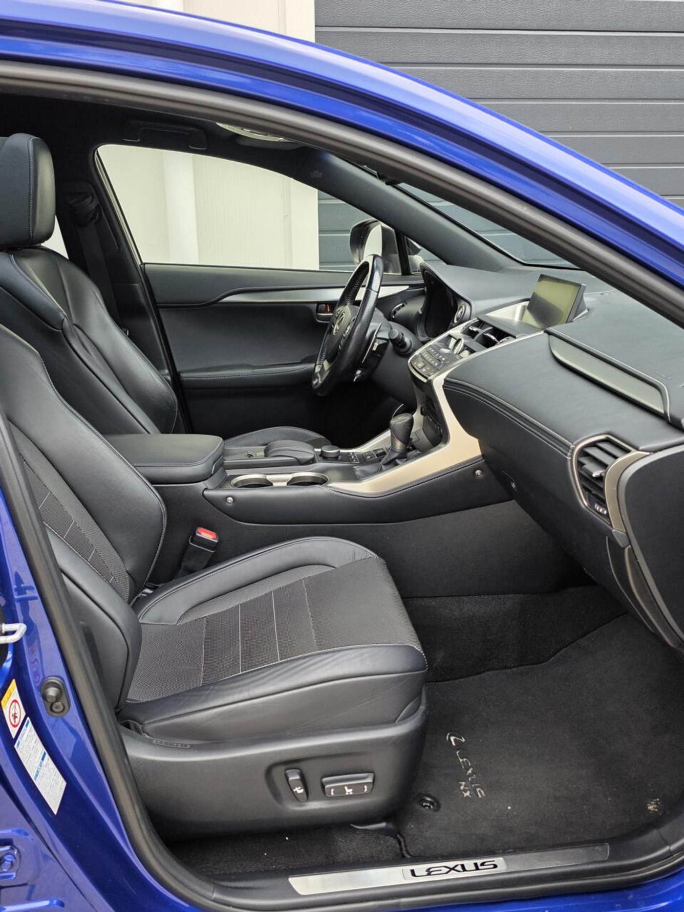 Foto van Lexus Lexus Nx300h