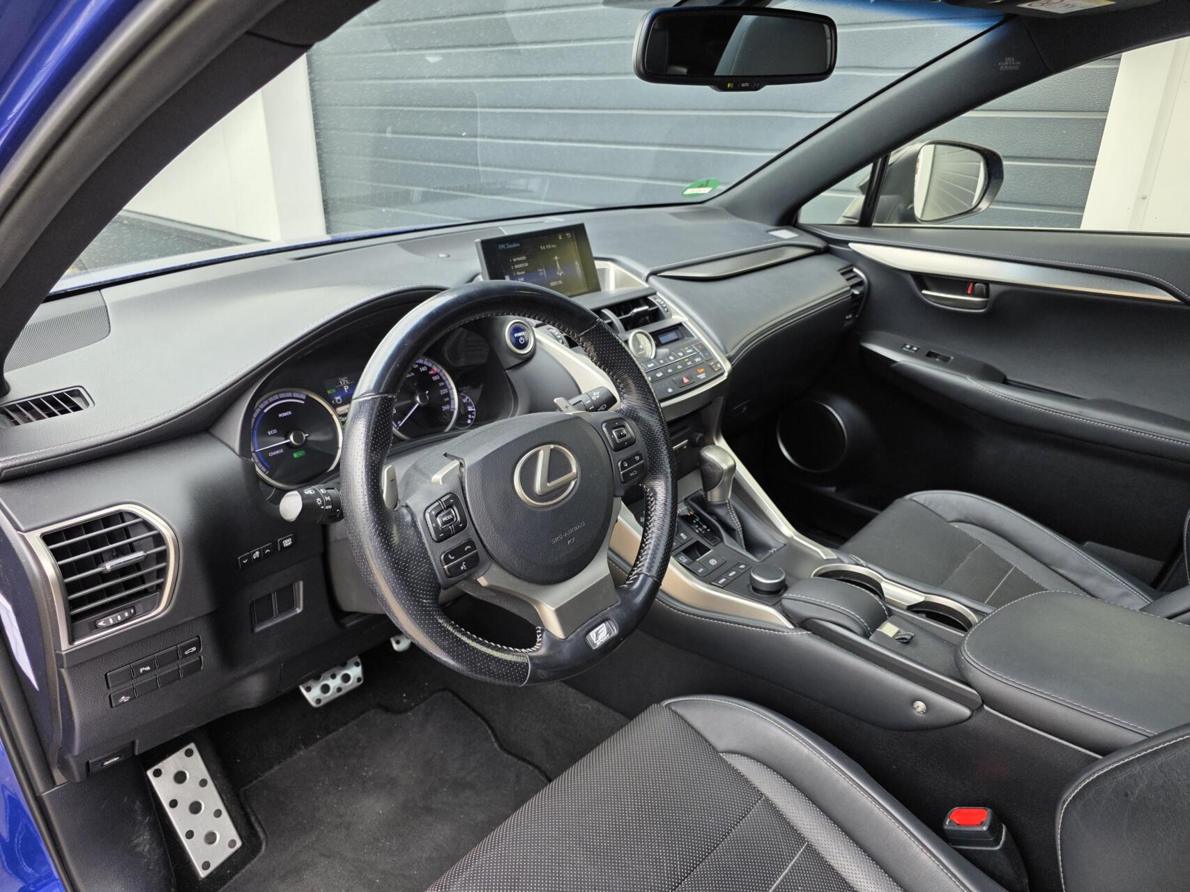 Foto van Lexus Lexus Nx300h