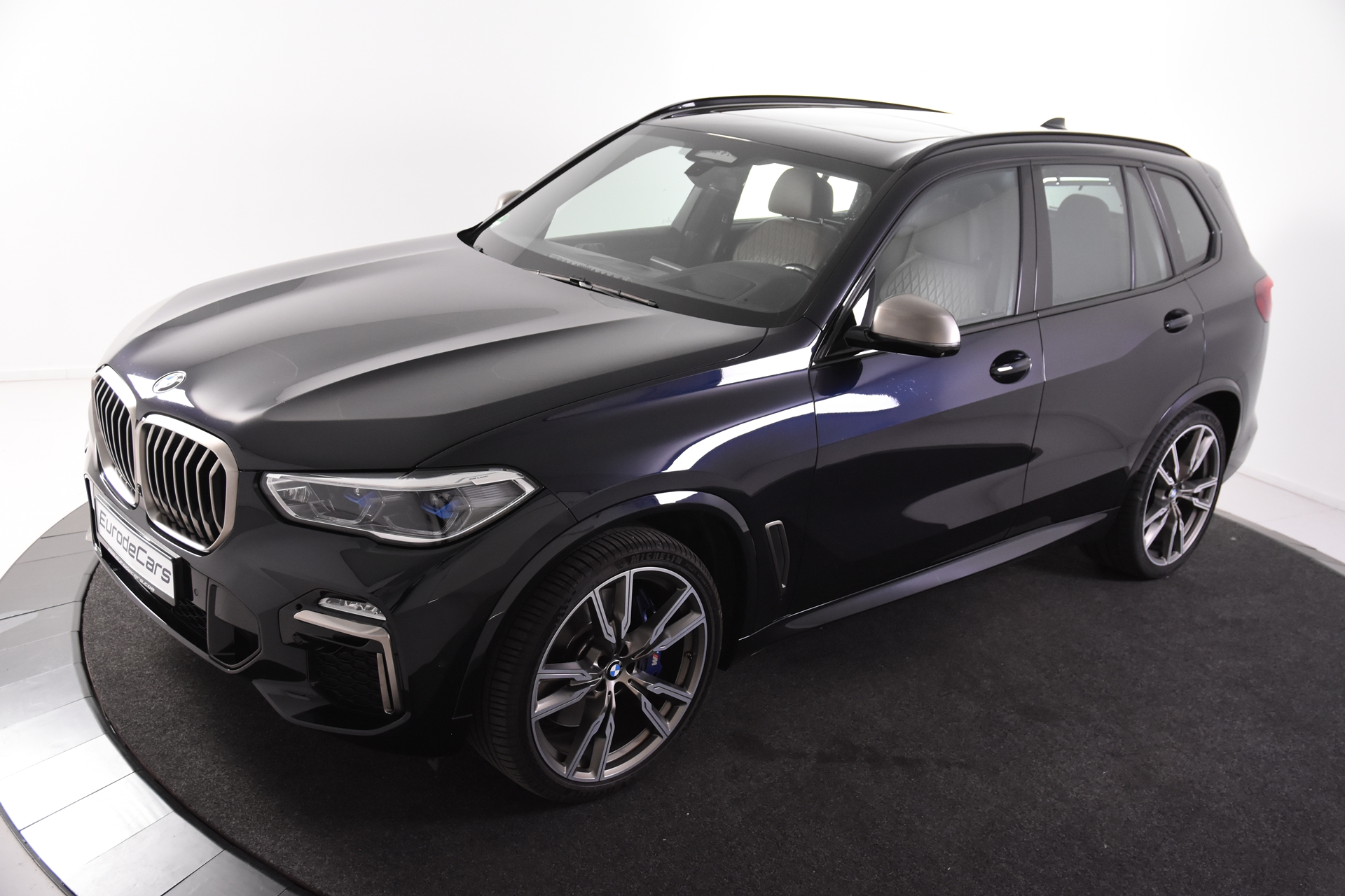 Foto van BMW X5 M50i