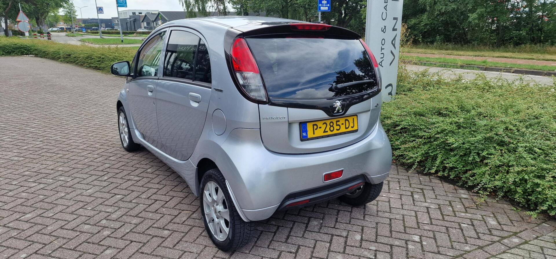 Foto van Peugeot Ion