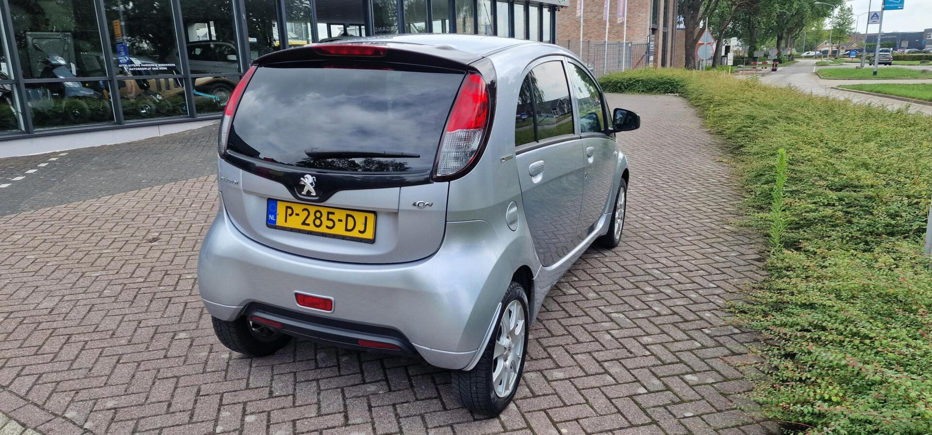 Foto van Peugeot Ion