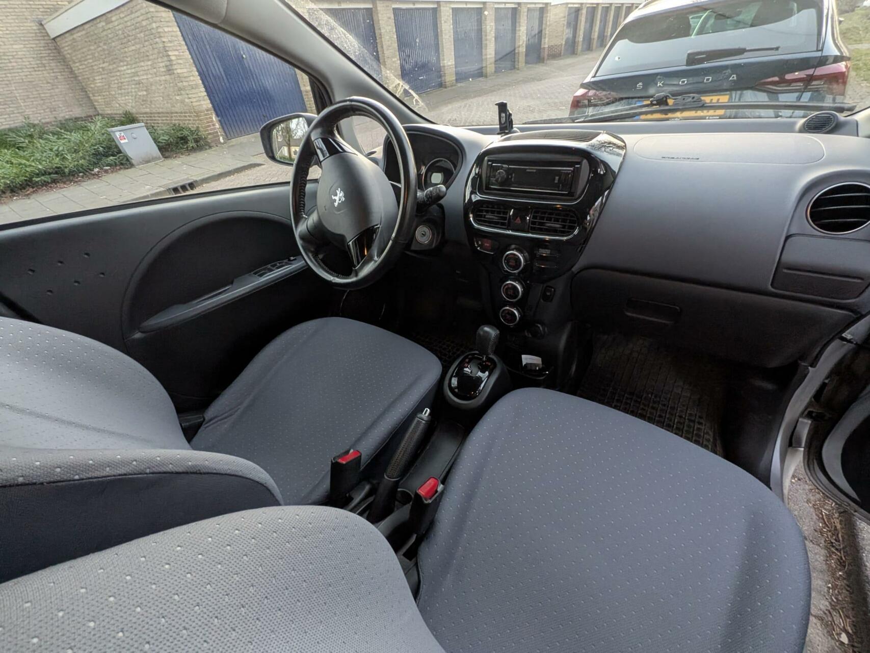 Foto van Peugeot Ion
