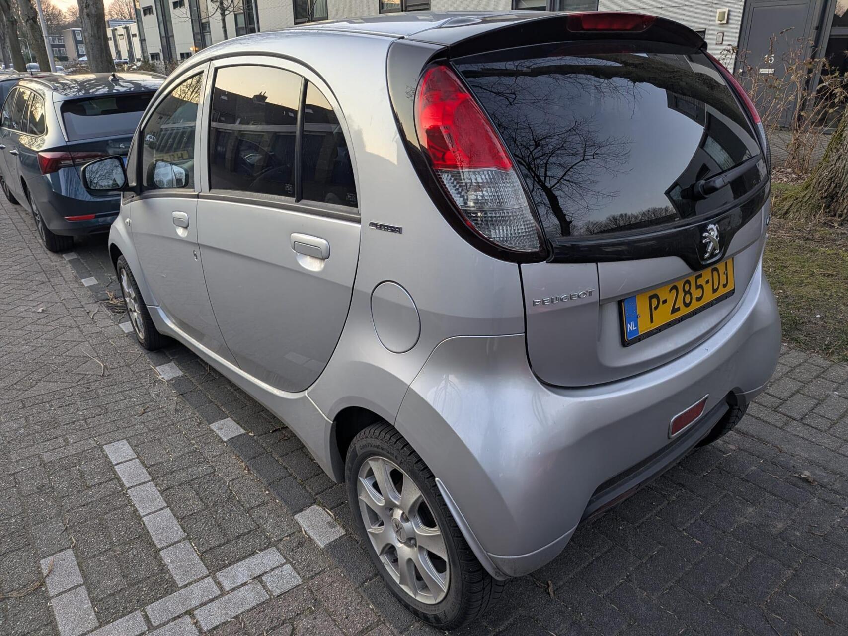 Foto van Peugeot Ion