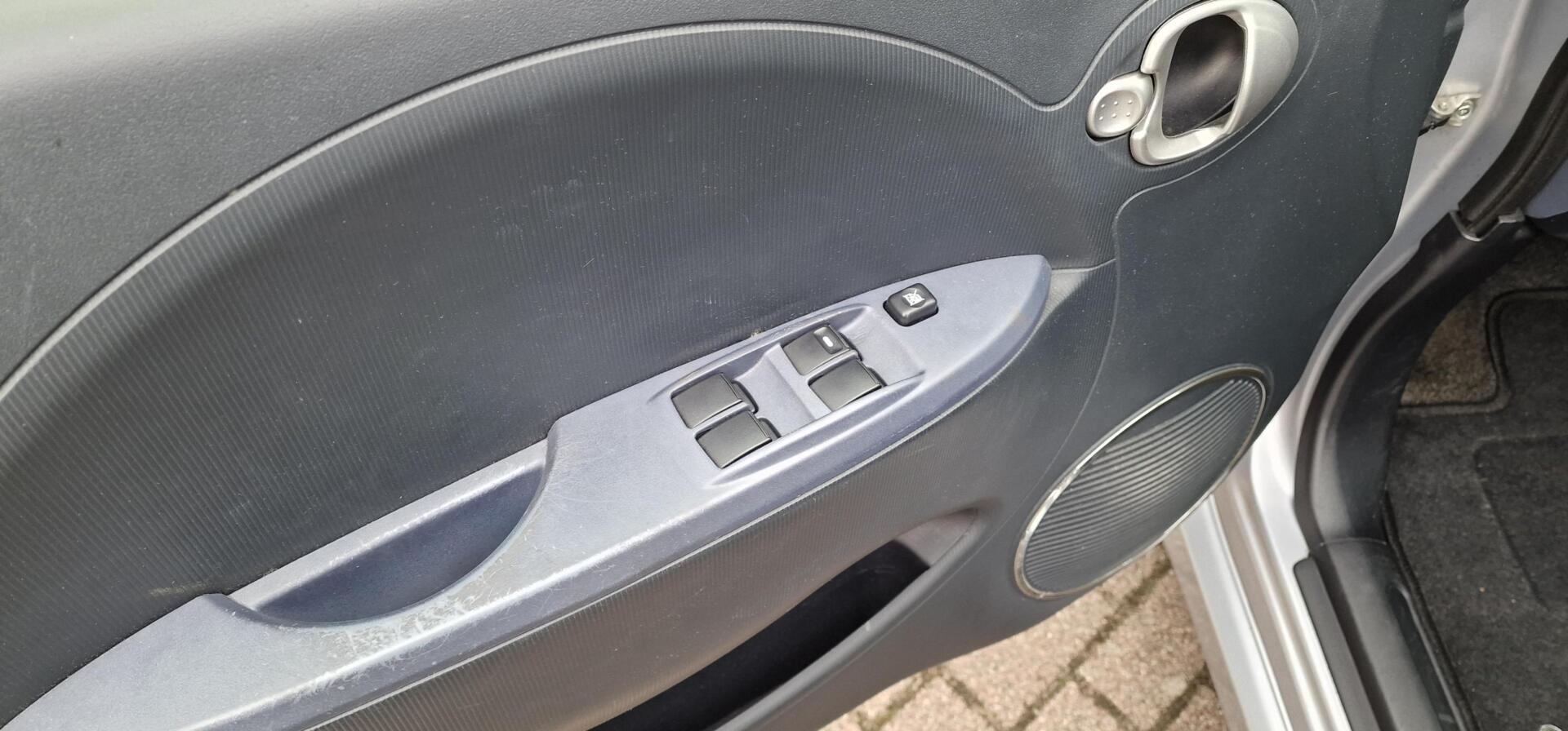 Foto van Peugeot Ion
