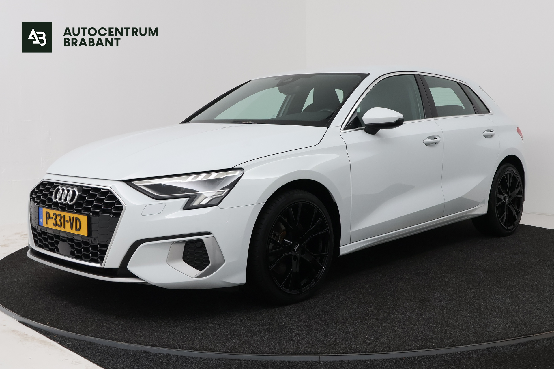 Audi A3 Sportback 30 TFSI Business edition (NAVIGATIE, CRUISE CONTROL, PARKEERSENSOREN) 2022 - voorkant