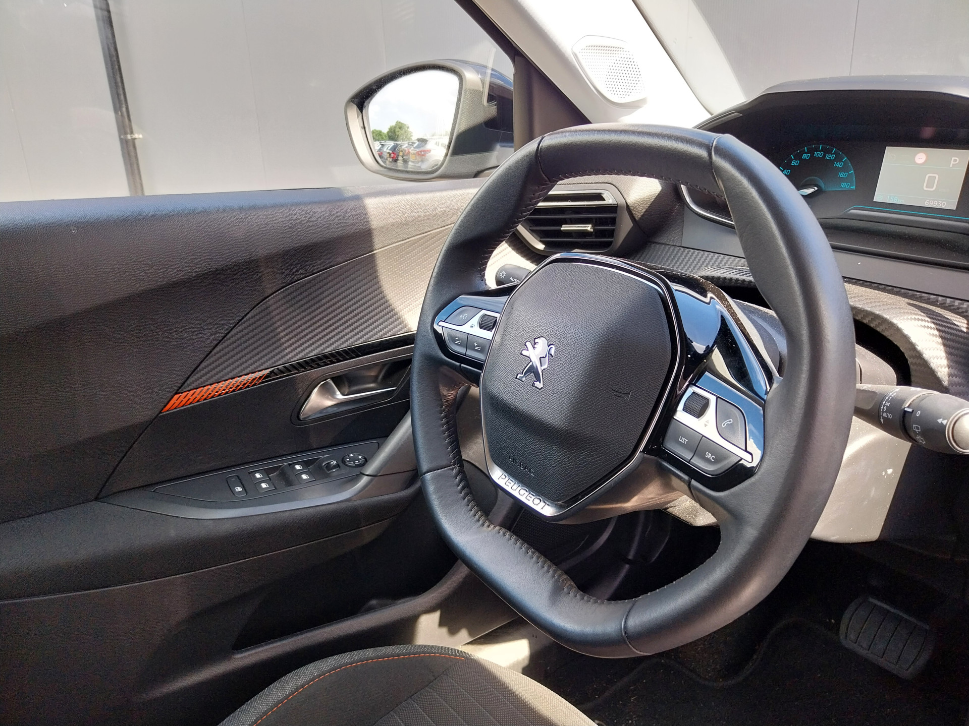 Foto van Peugeot E-2008