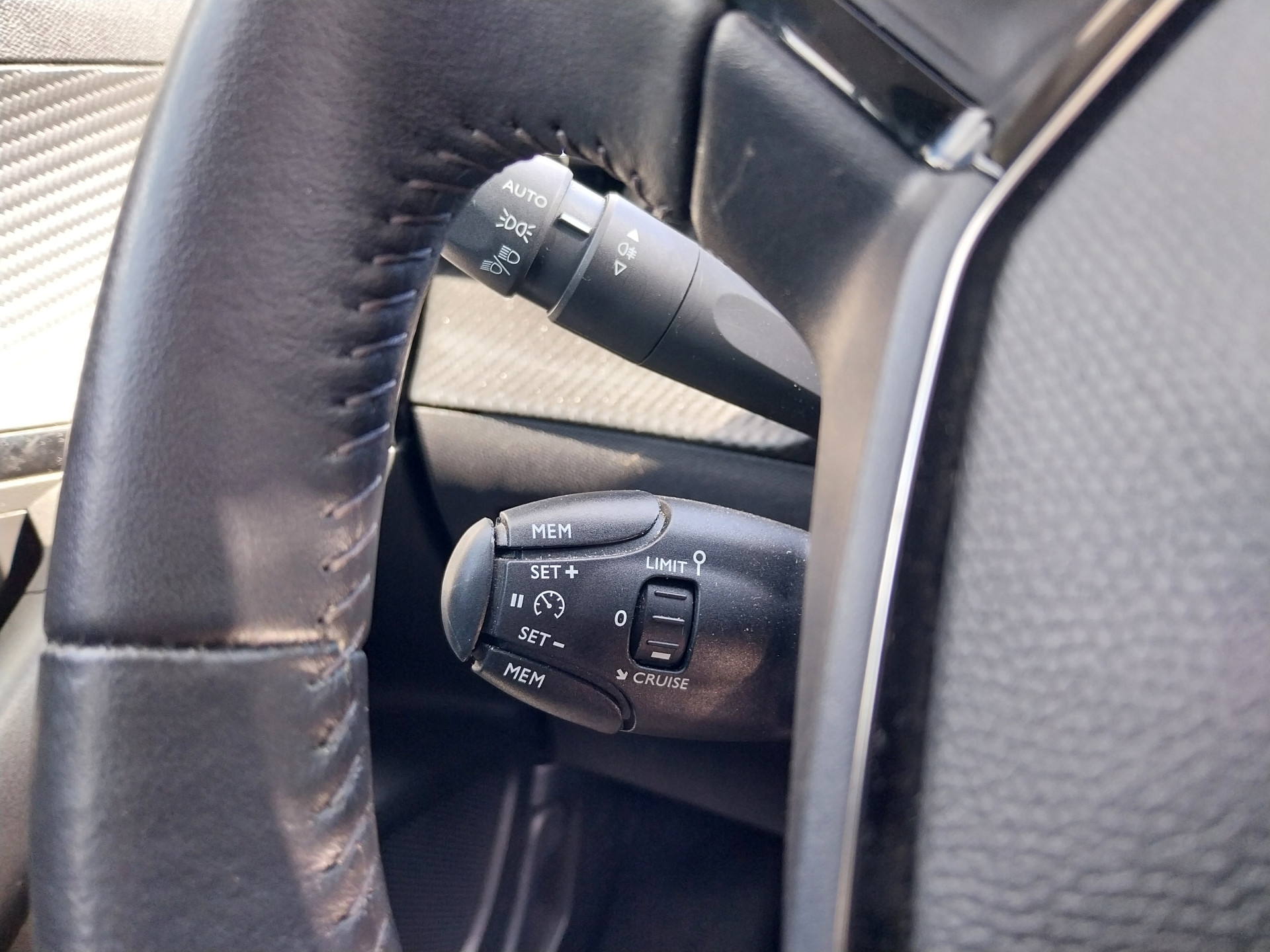 Foto van Peugeot E-2008