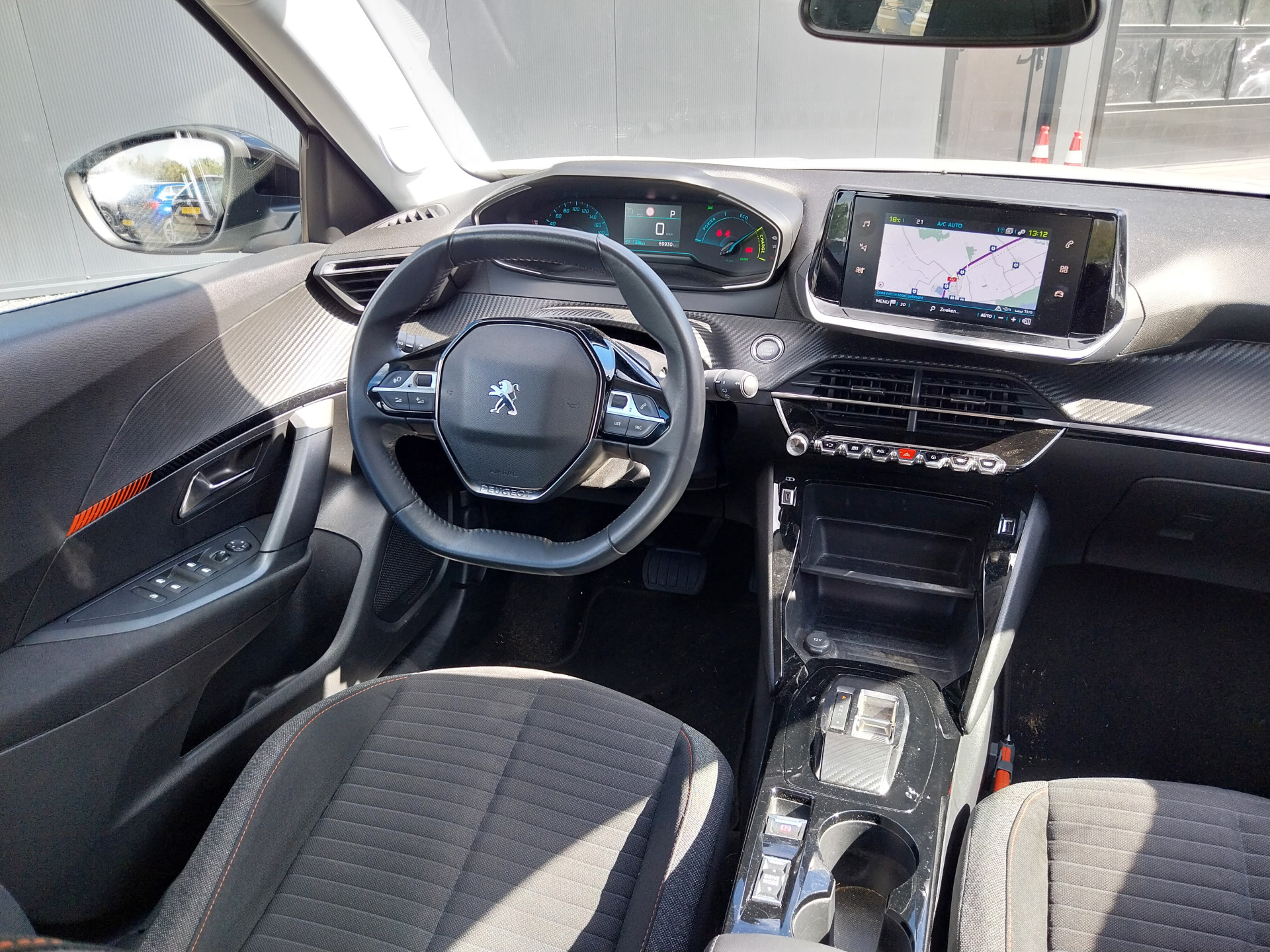 Foto van Peugeot E-2008