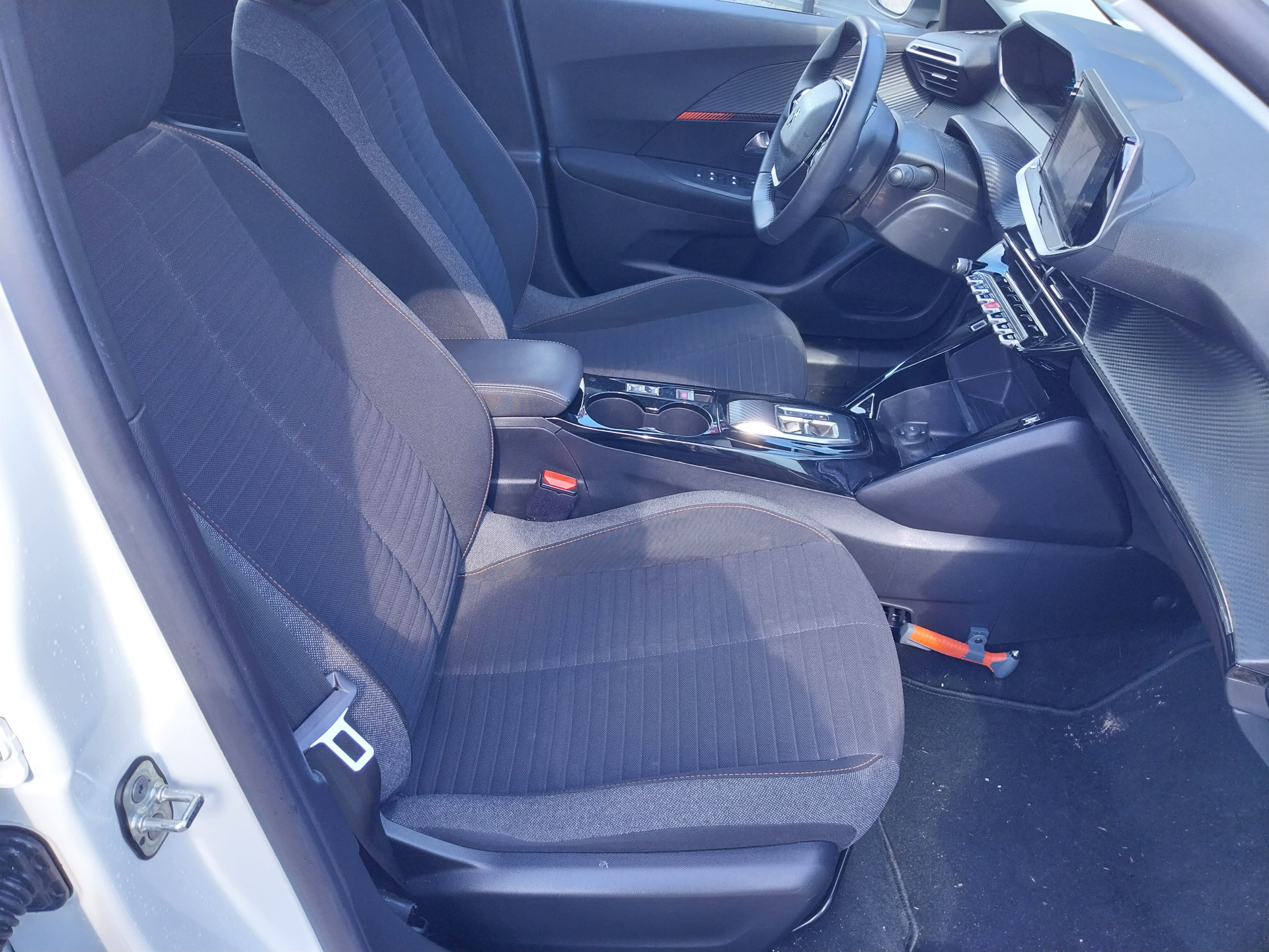 Foto van Peugeot E-2008