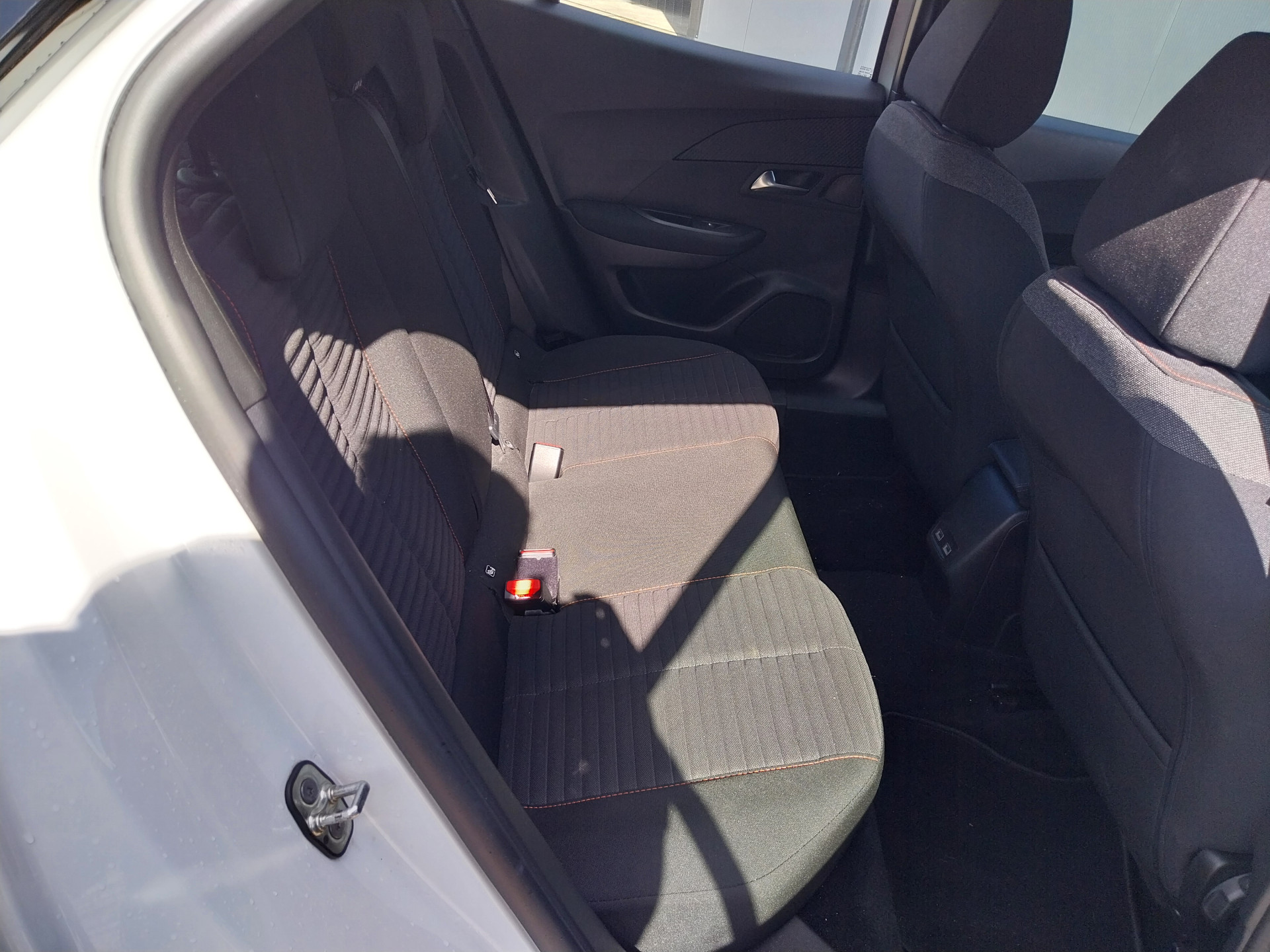 Foto van Peugeot E-2008