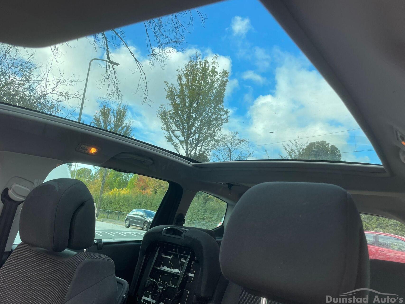 Foto van Peugeot 5008