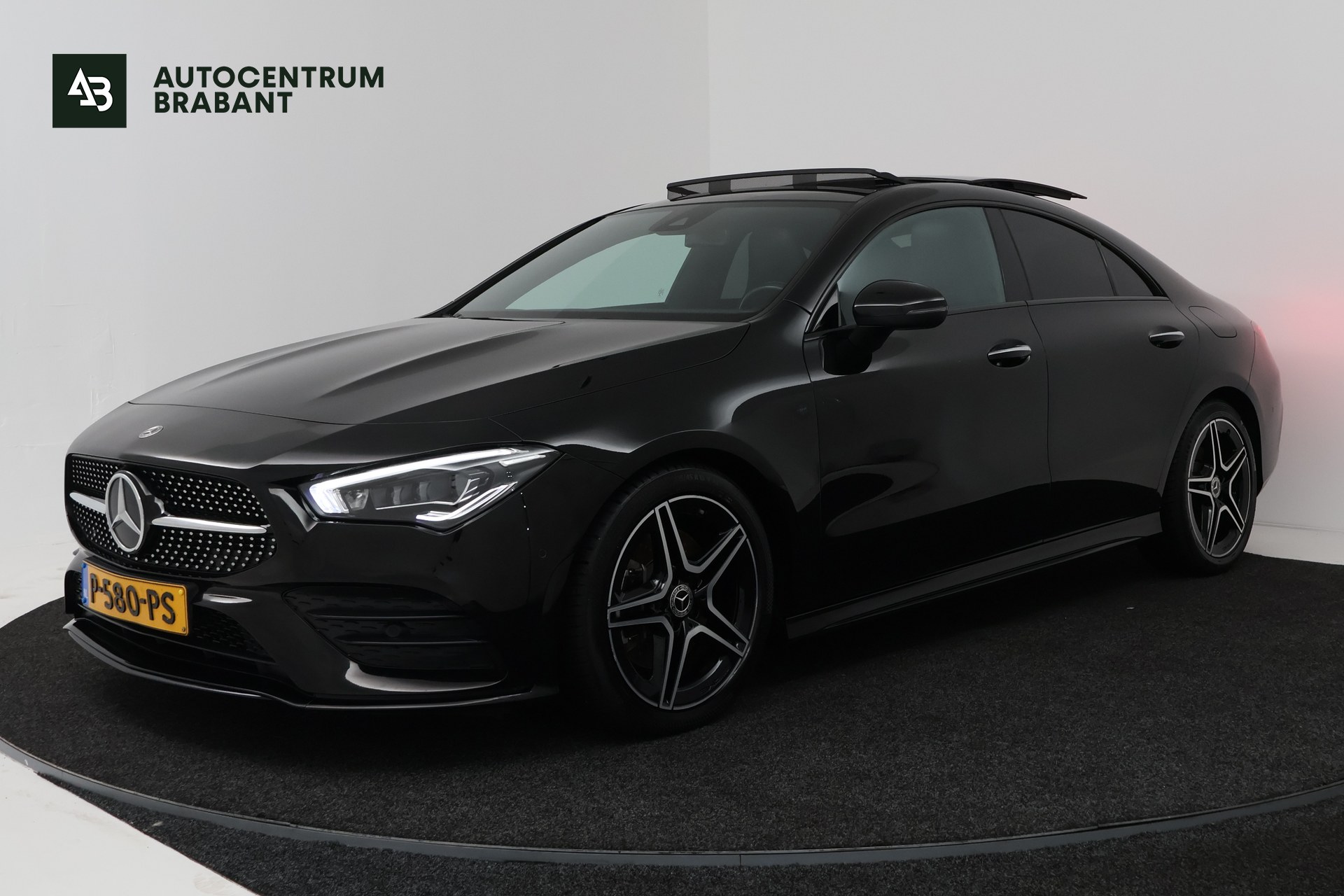 Mercedes-Benz Cla 200 200 Business Solution AMG (PANORAMADAK, STOELVERWARMING, SFEERVERLICHTING, CAMERA, CRUISE CONTROL) 2022 - voorkant