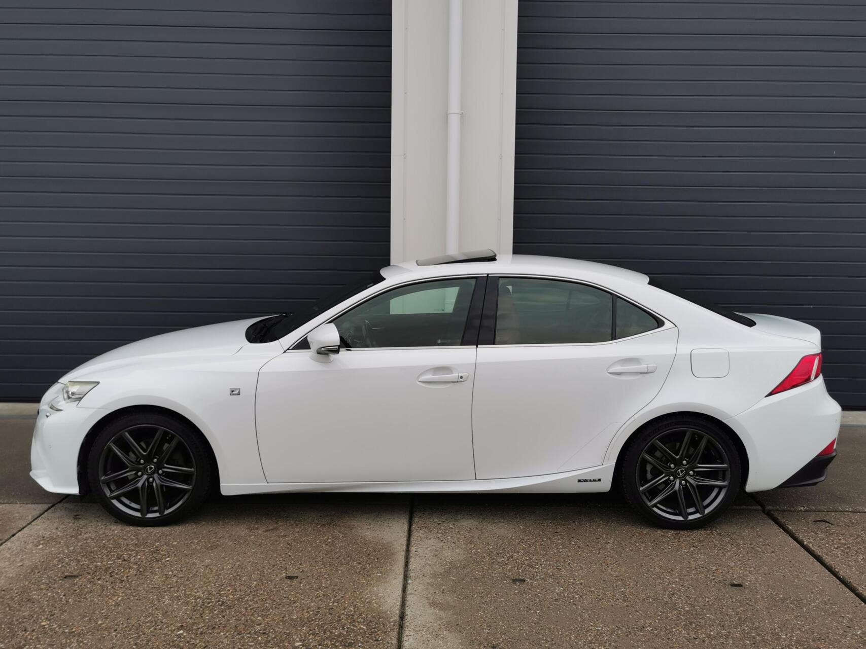 Foto van Lexus Lexus Is300h
