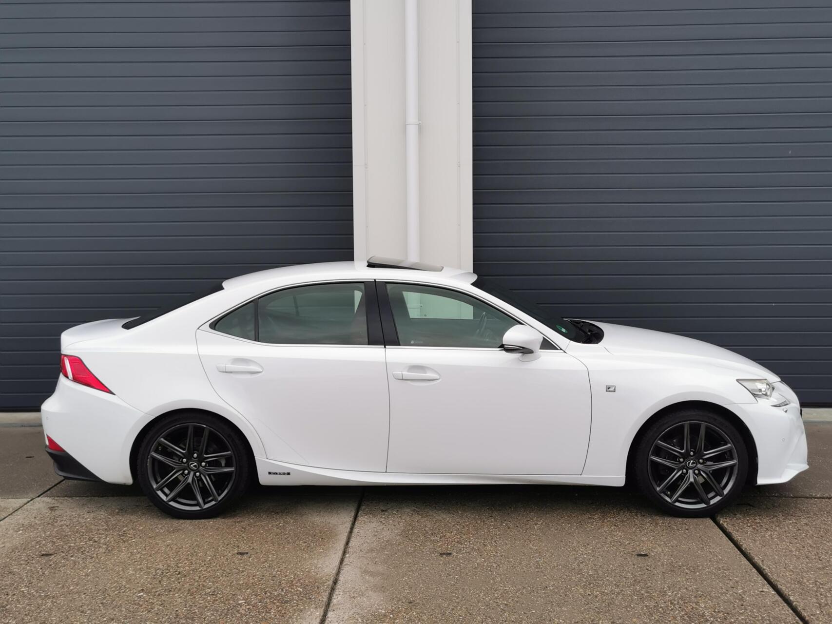 Foto van Lexus Lexus Is300h