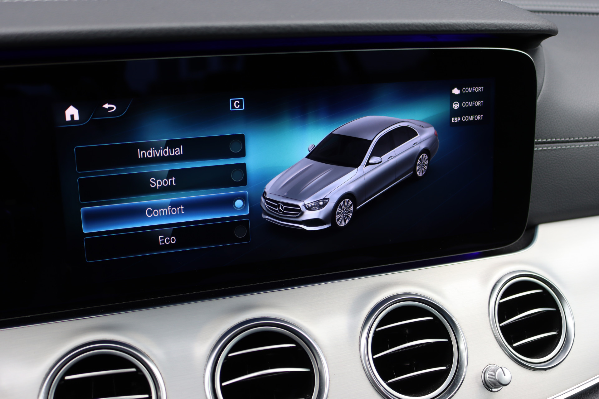 Foto van Mercedes-Benz E 220 D