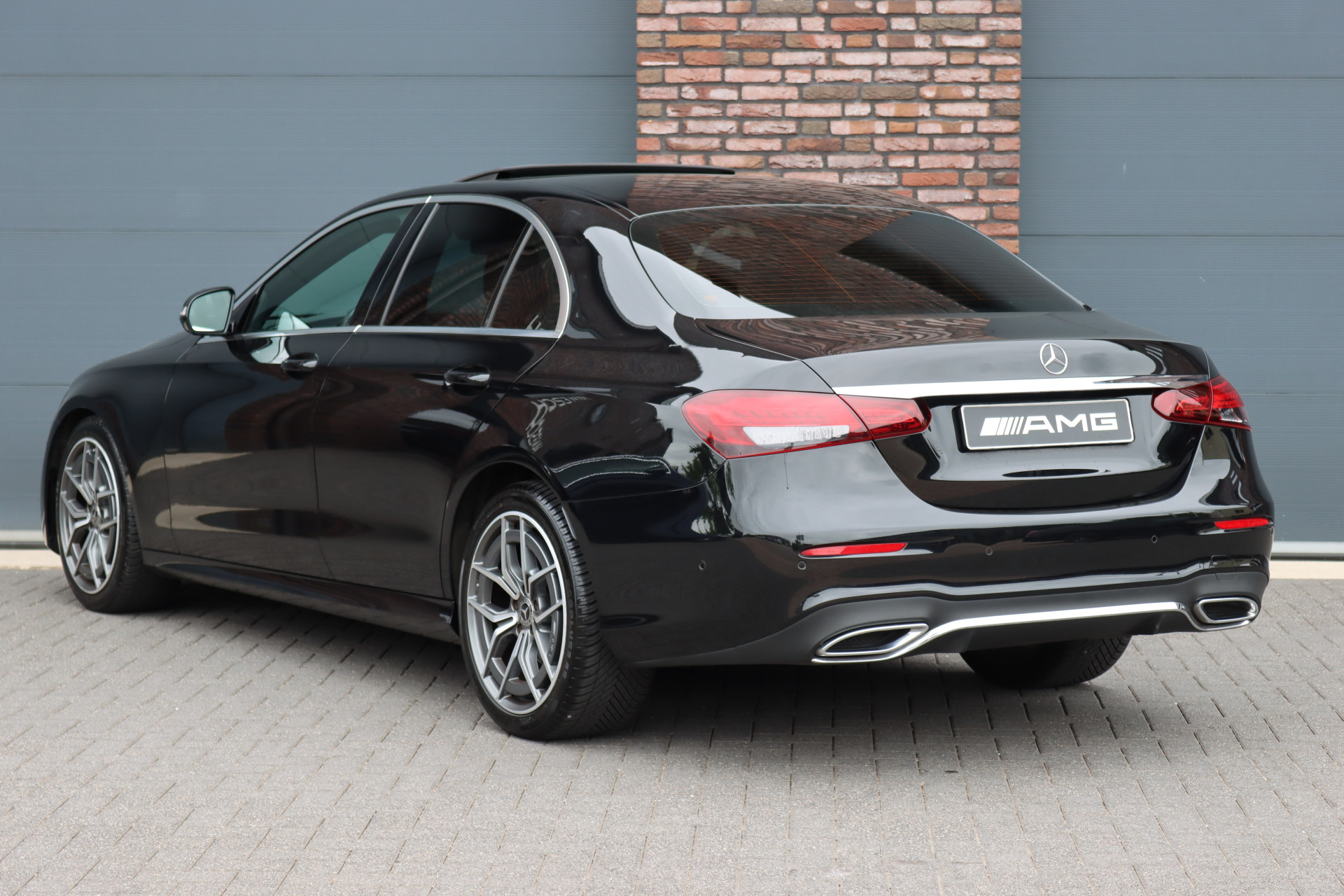 Foto van Mercedes-Benz E 220 D