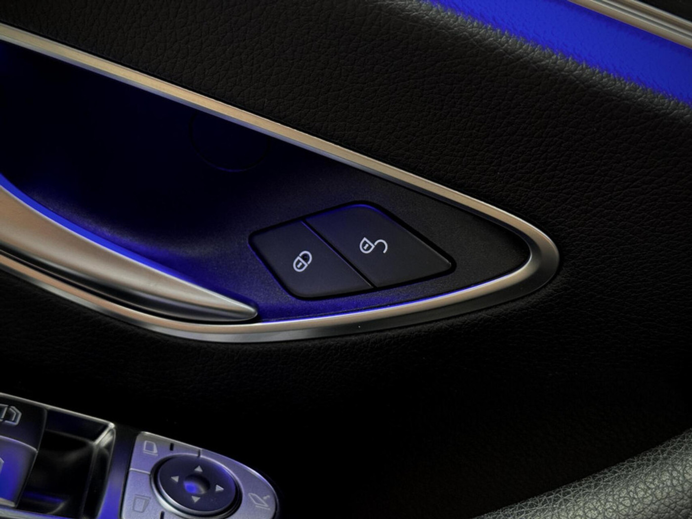 Foto van Mercedes-Benz E 200