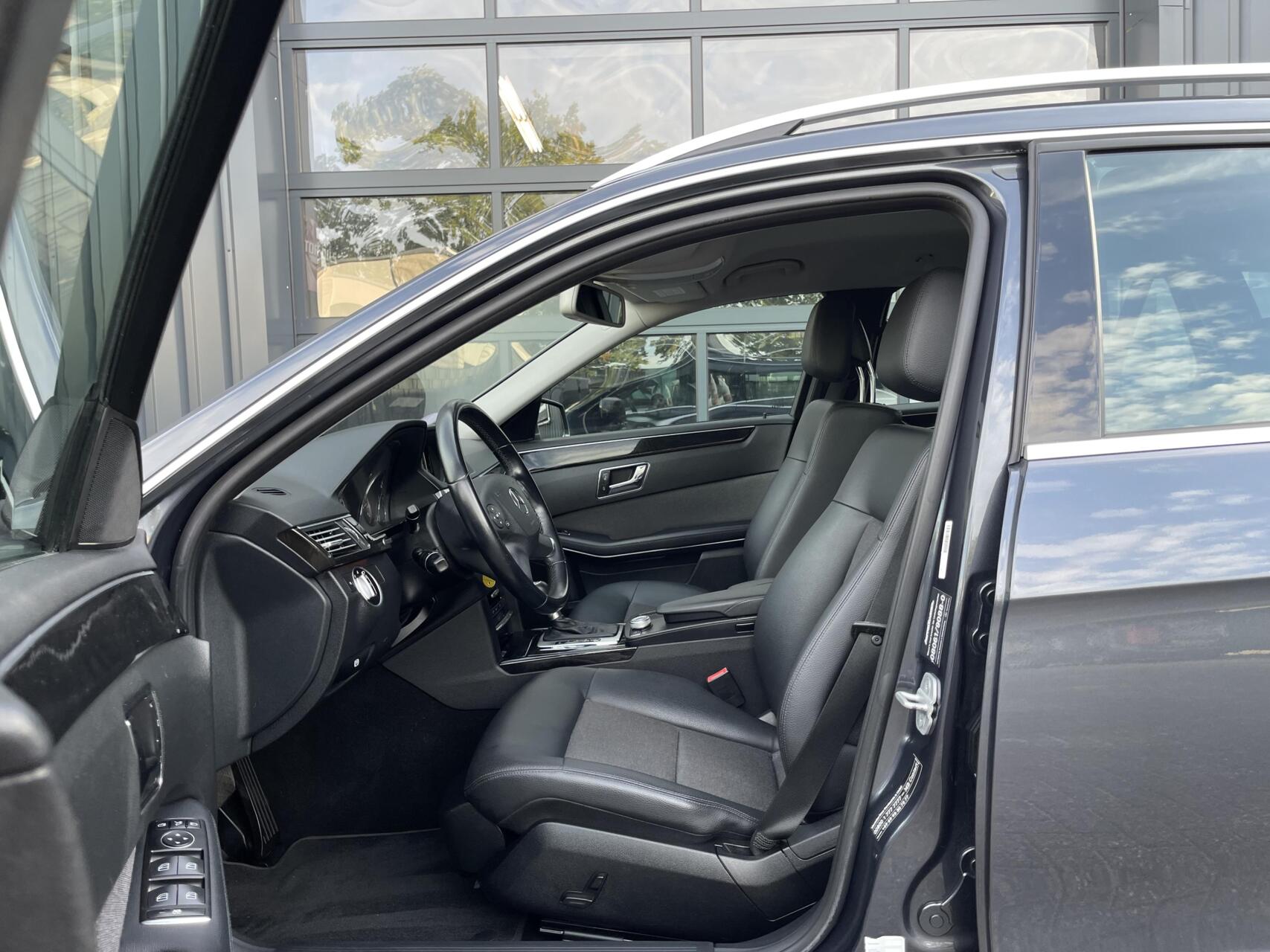 Foto van Mercedes-Benz E 200 Cgi