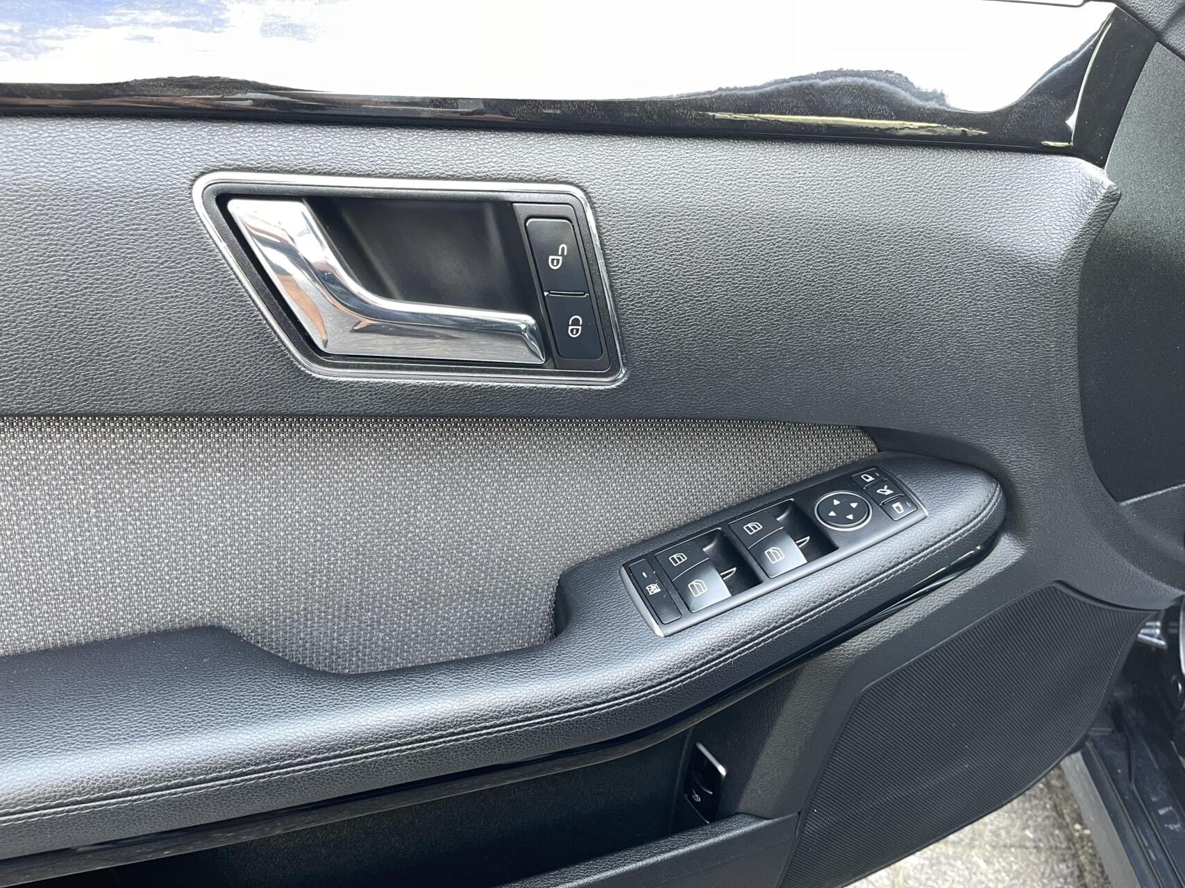 Foto van Mercedes-Benz E 200 Cgi