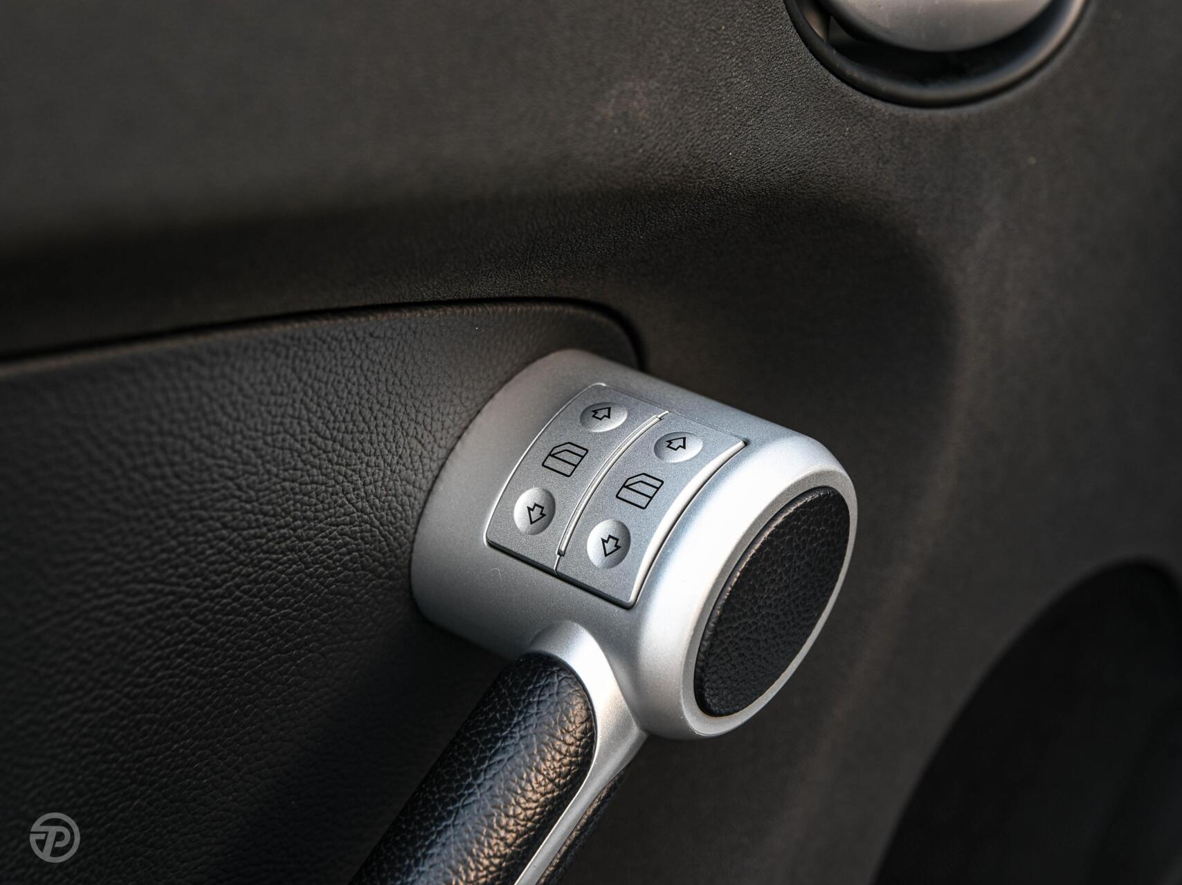 Foto van Mercedes-Benz SLK 200 Kompressor